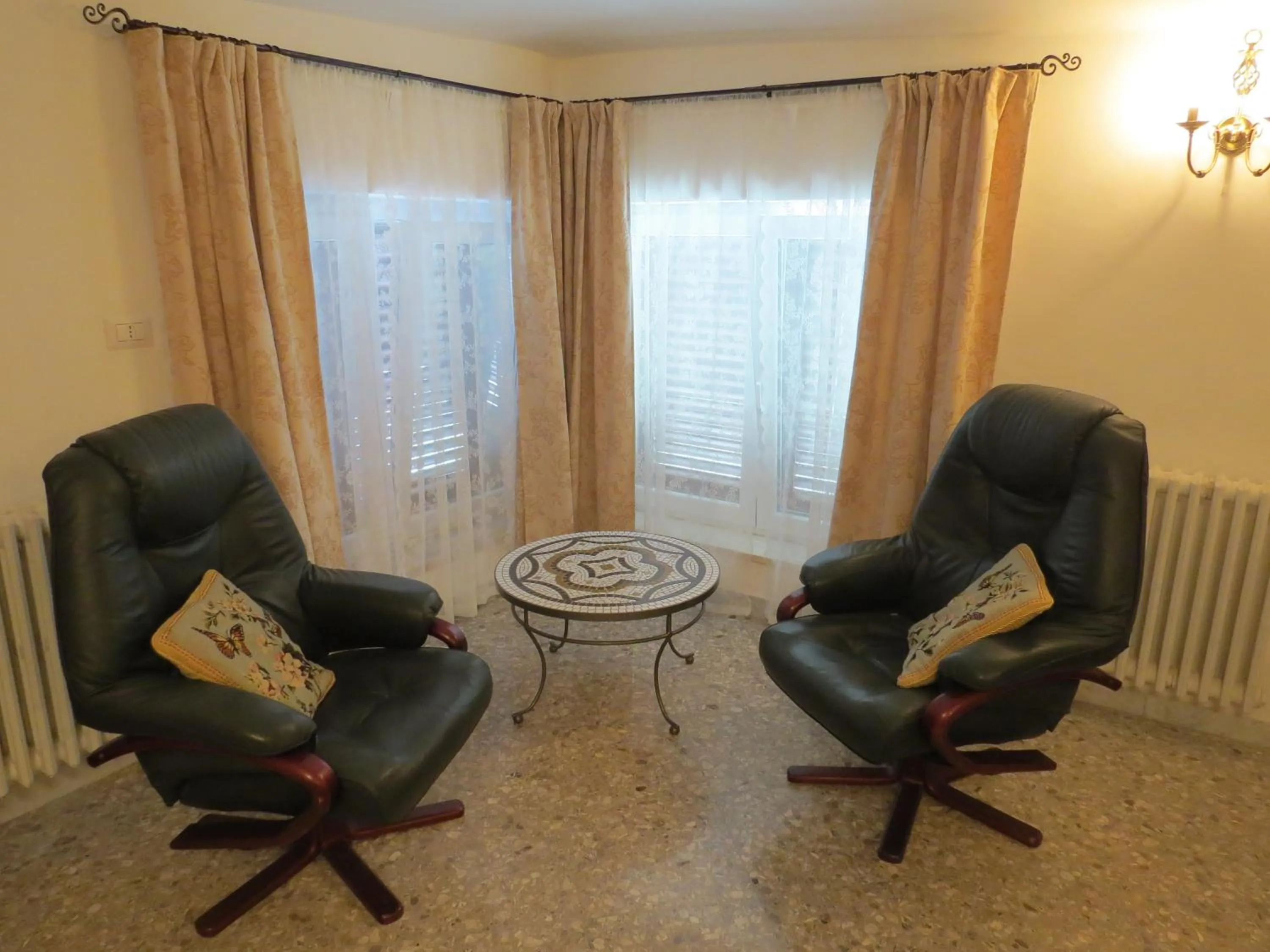 Seating area in Villa 2 Fields