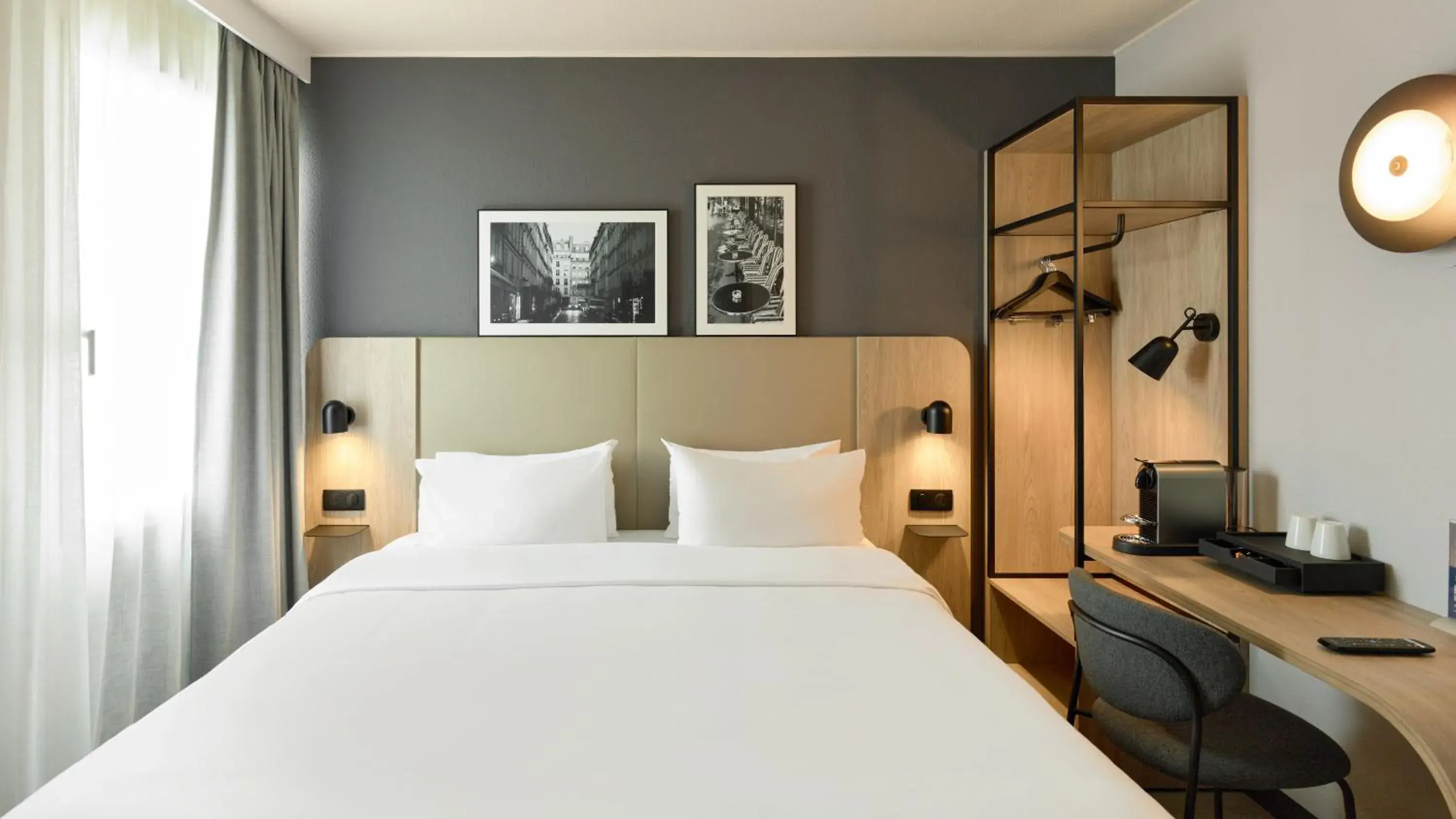 Superior Room - 1 King Bed in Campanile Prime - Argenteuil Superior Room - 1 King Bed in Campanile Prime - Argenteuil