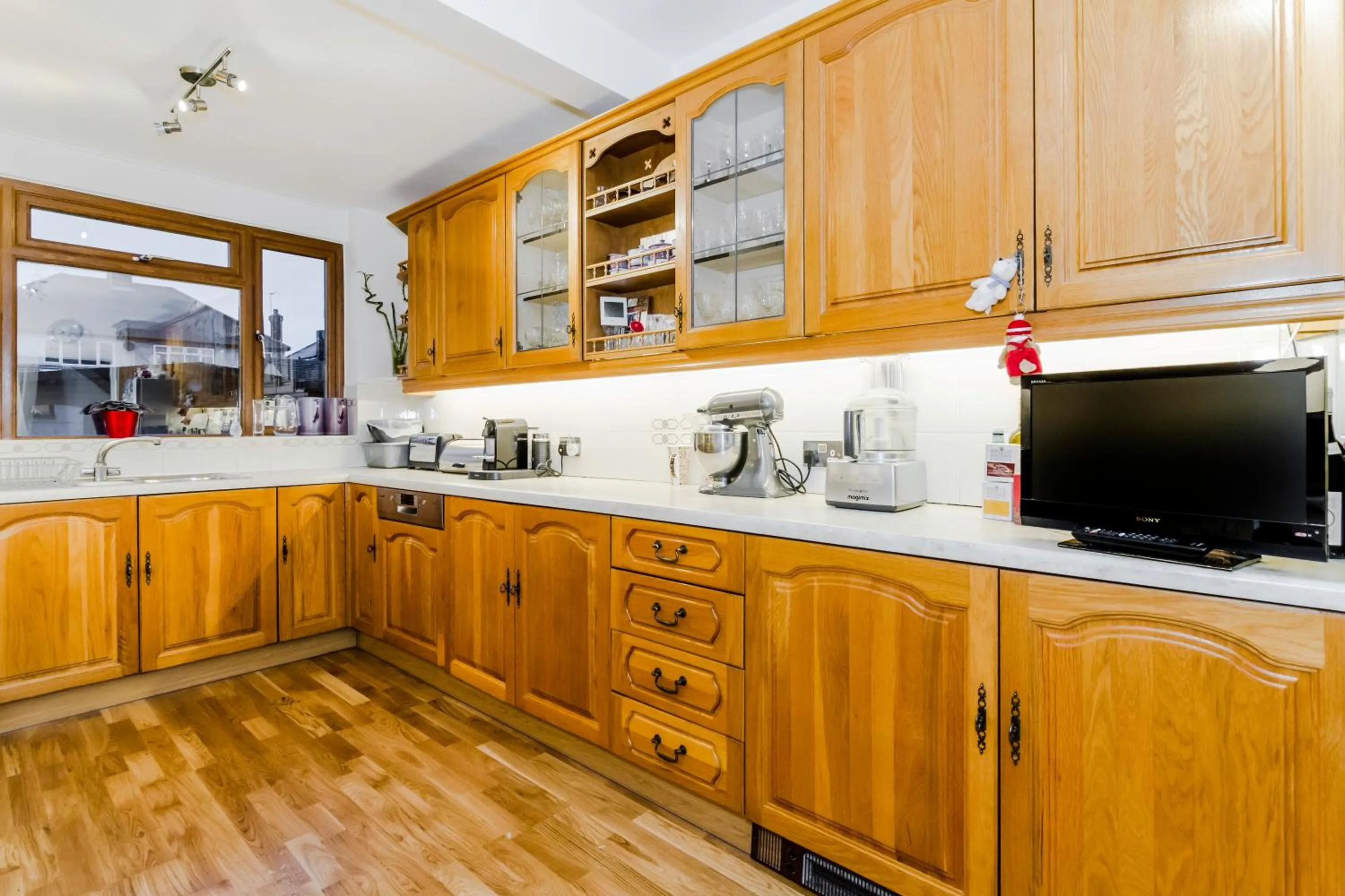 Kitchen or kitchenette in Brooklyn House