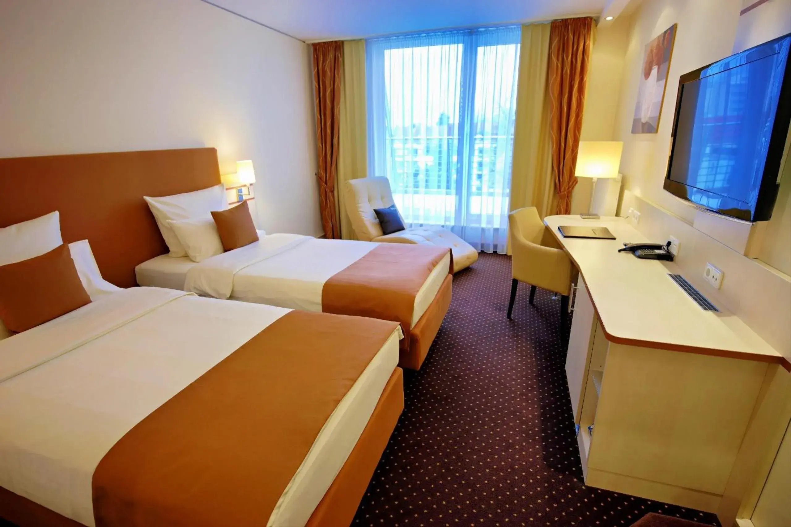 Twin Room with Balcony - single occupancy in City Hotel Isar-Residenz Twin Room with Balcony - single occupancy in City Hotel Isar-Residenz