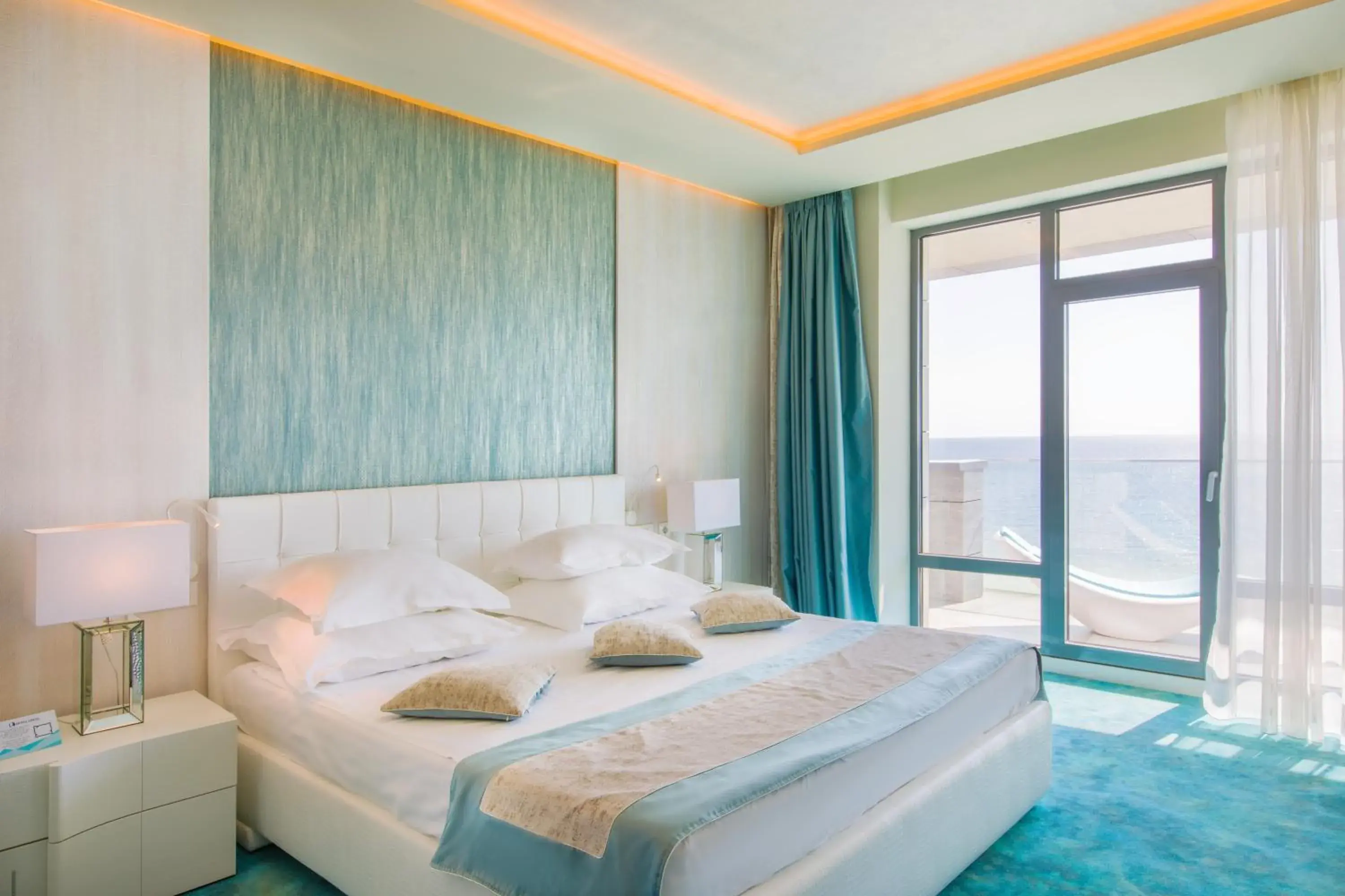 Senior Suite with Sea View in Hotel Opera Mamaia Senior Suite with Sea View in Hotel Opera Mamaia