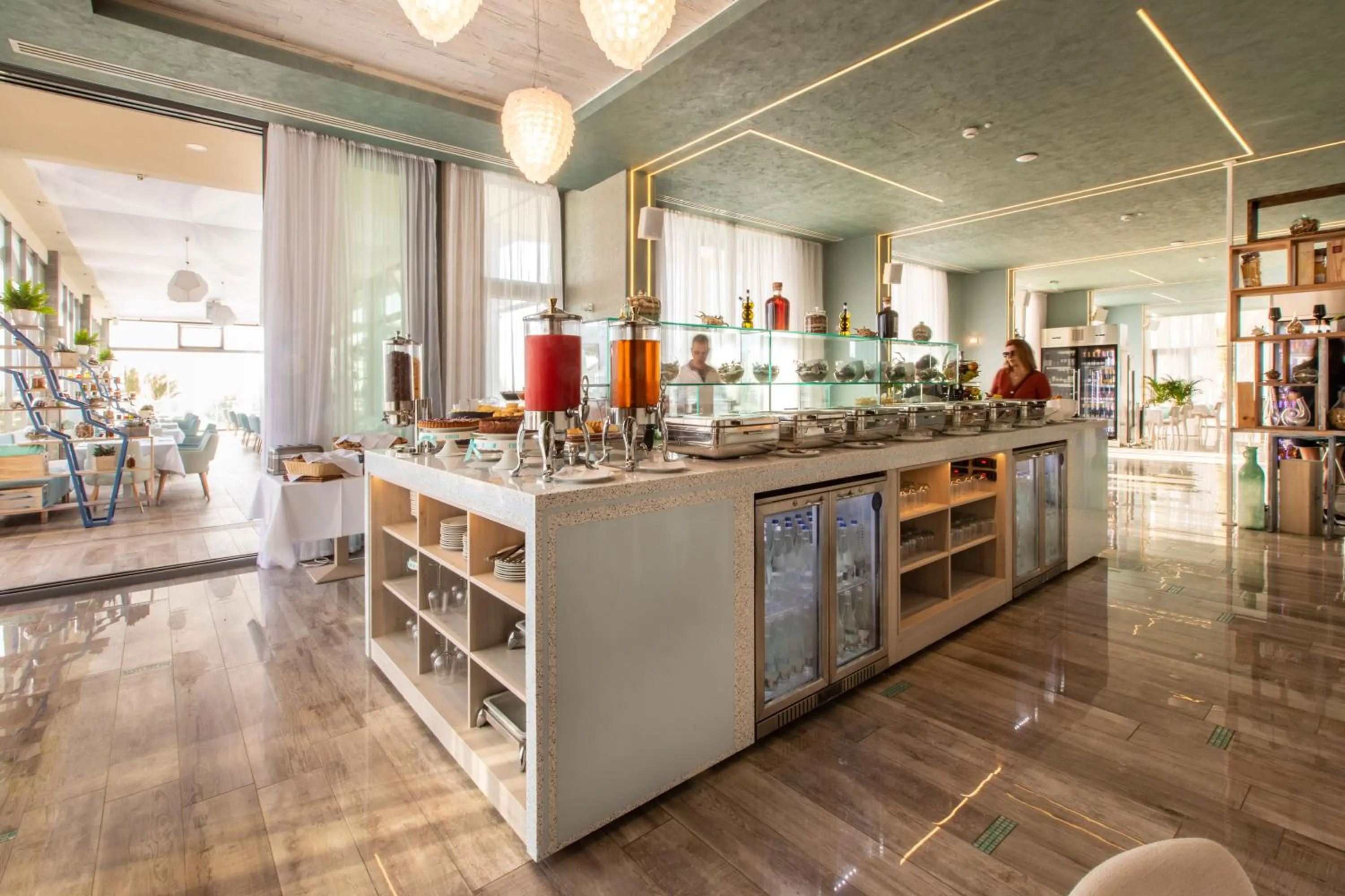 Buffet breakfast in Hotel Opera Mamaia