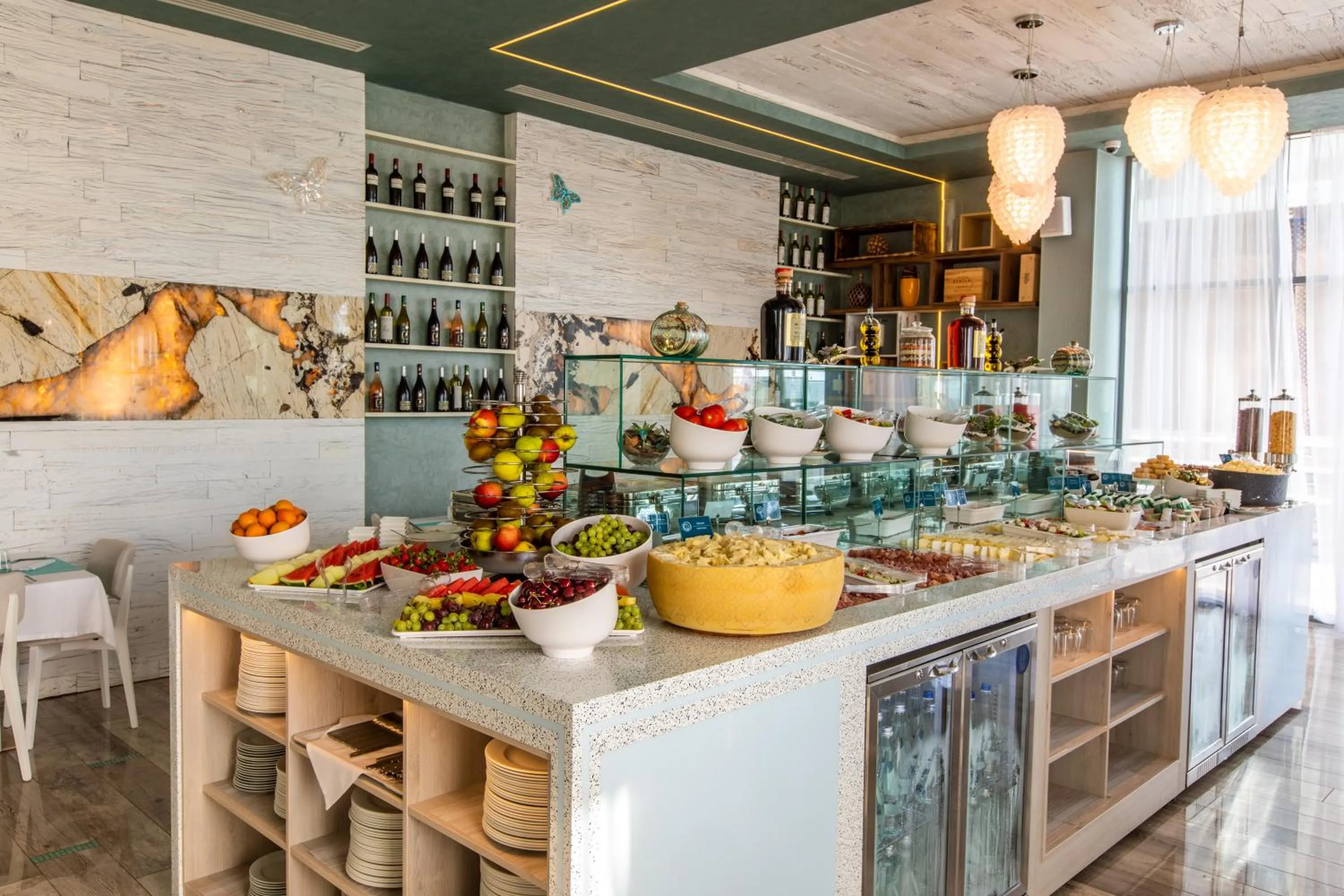 Buffet breakfast in Hotel Opera Mamaia