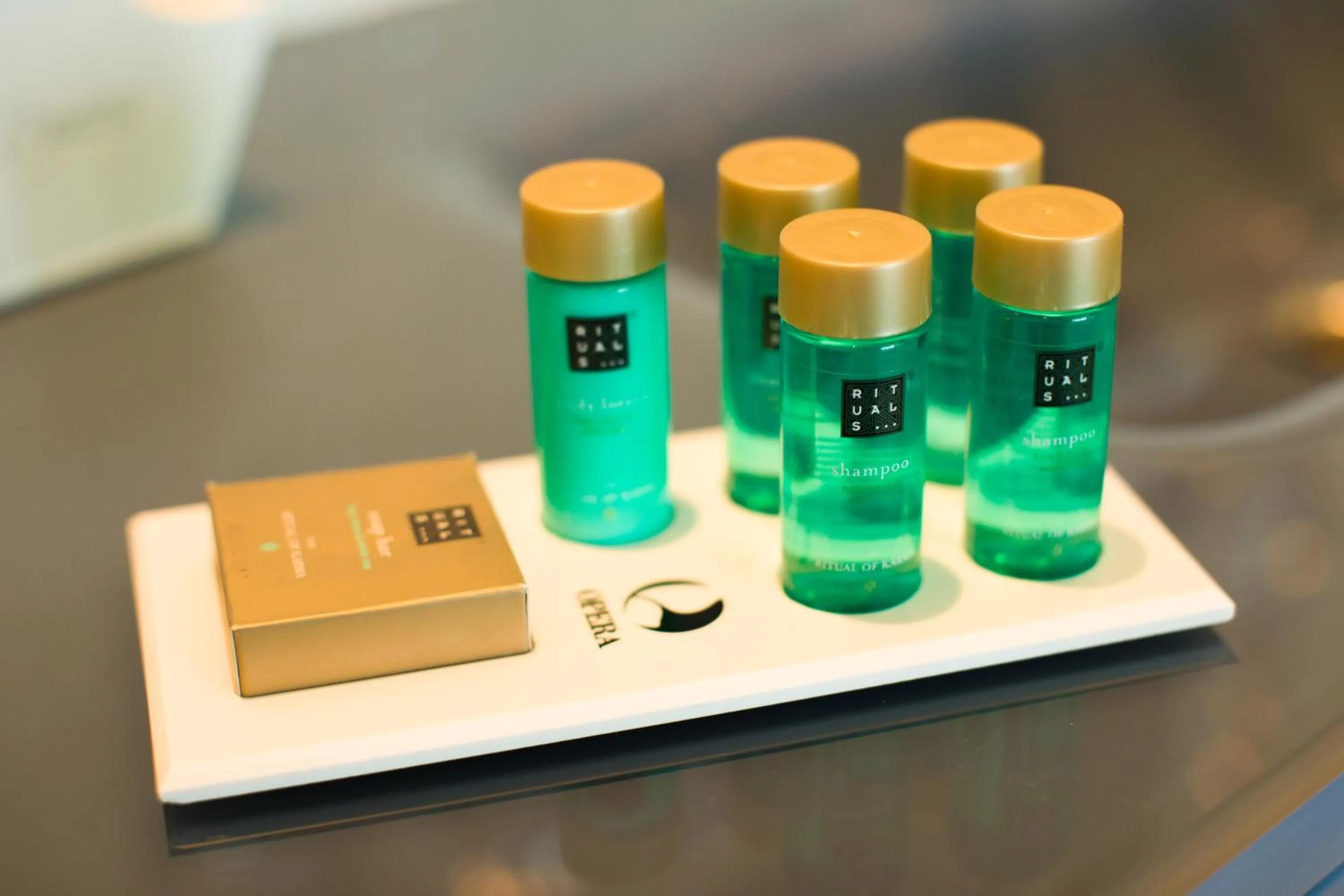 Bathroom in Hotel Opera Mamaia