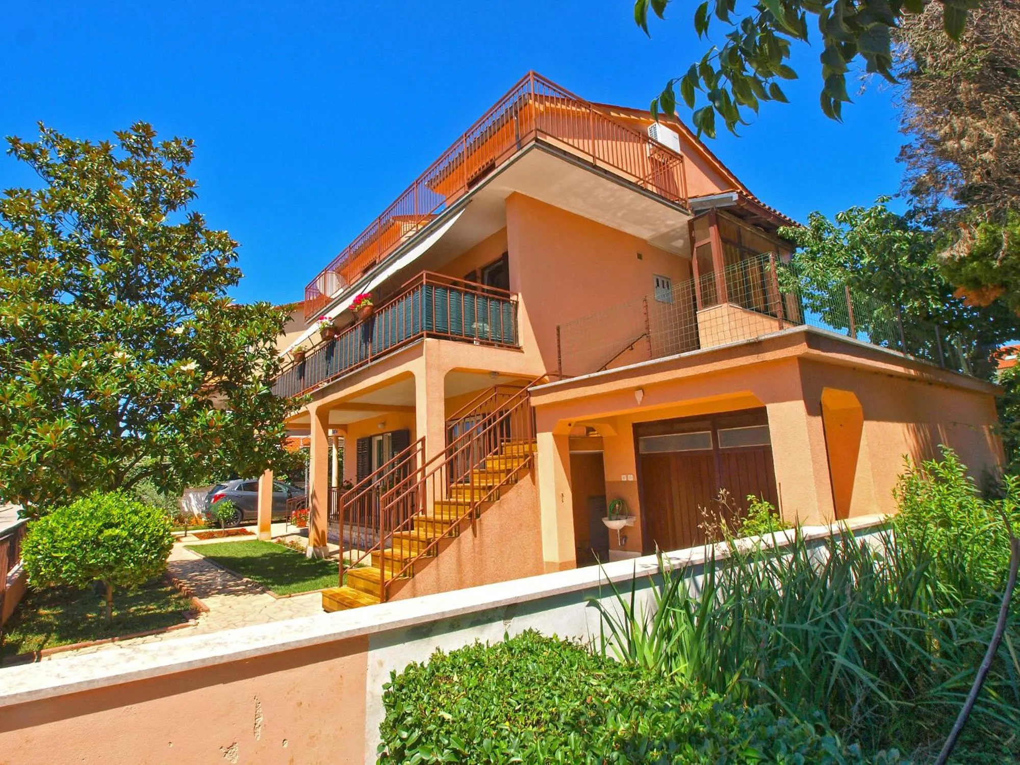 Apartment Andela 250