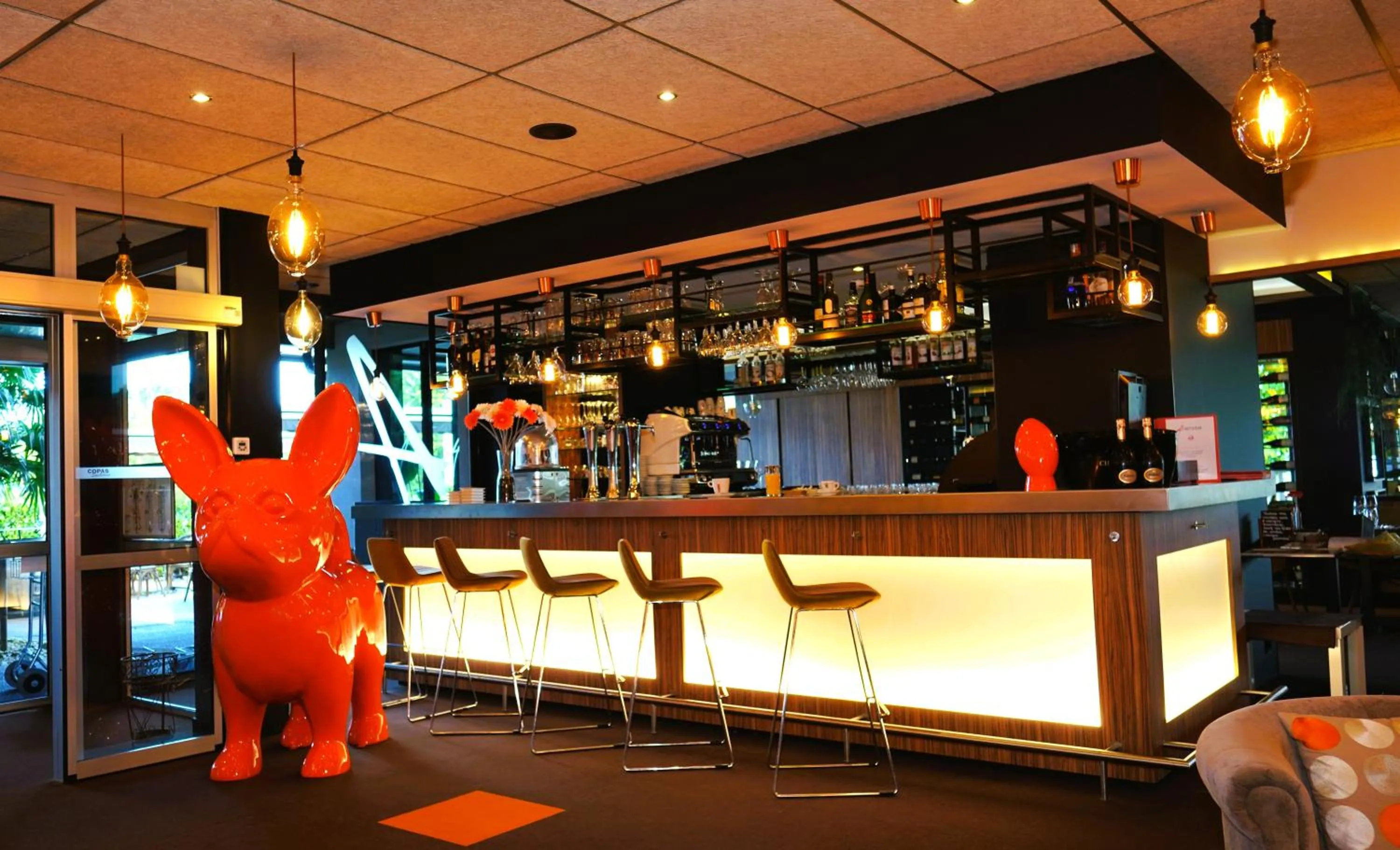 Lounge or bar in Campanile NATURE - Clermont-Ferrand Nord Riom