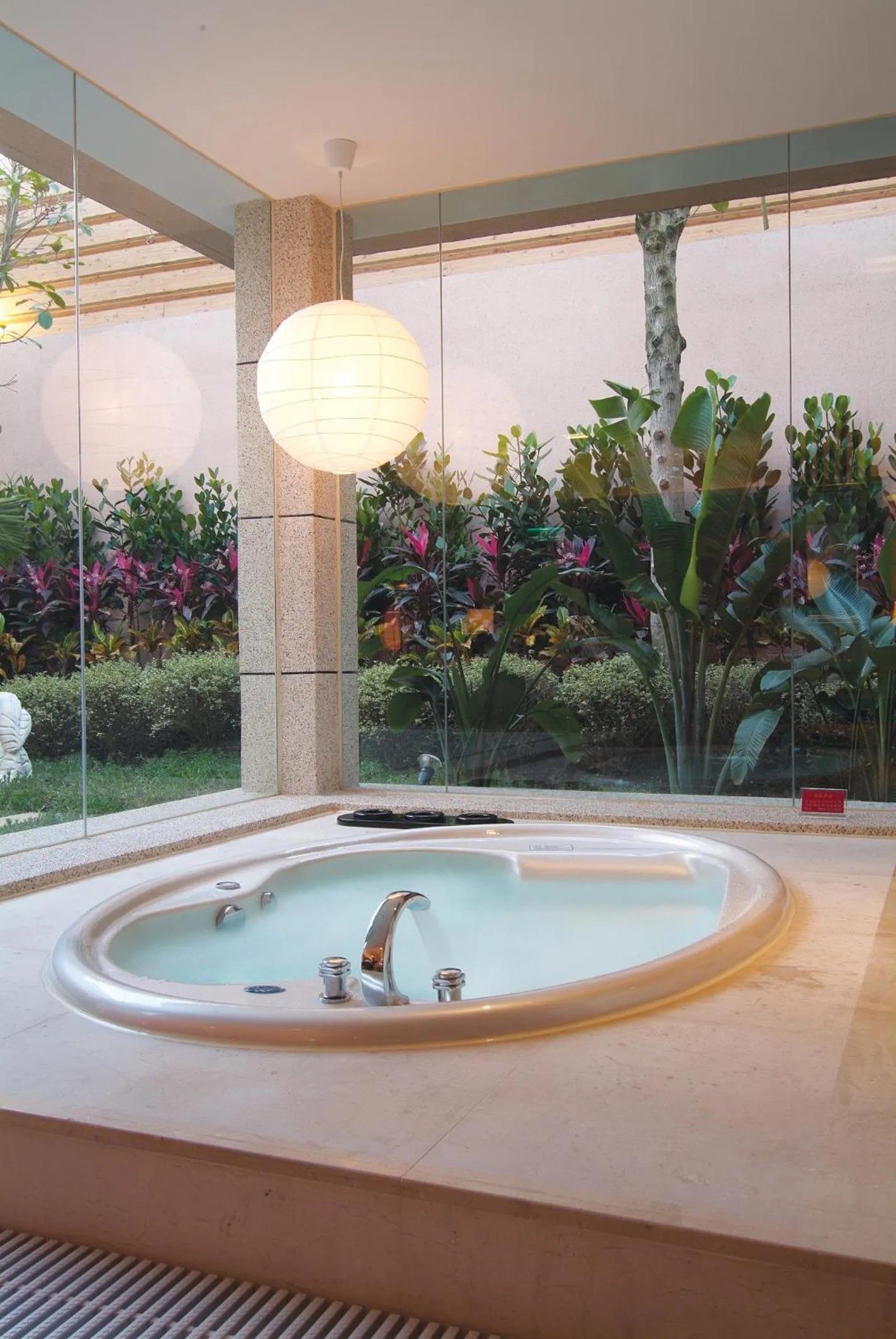 Property building in Q Motel精品旅館