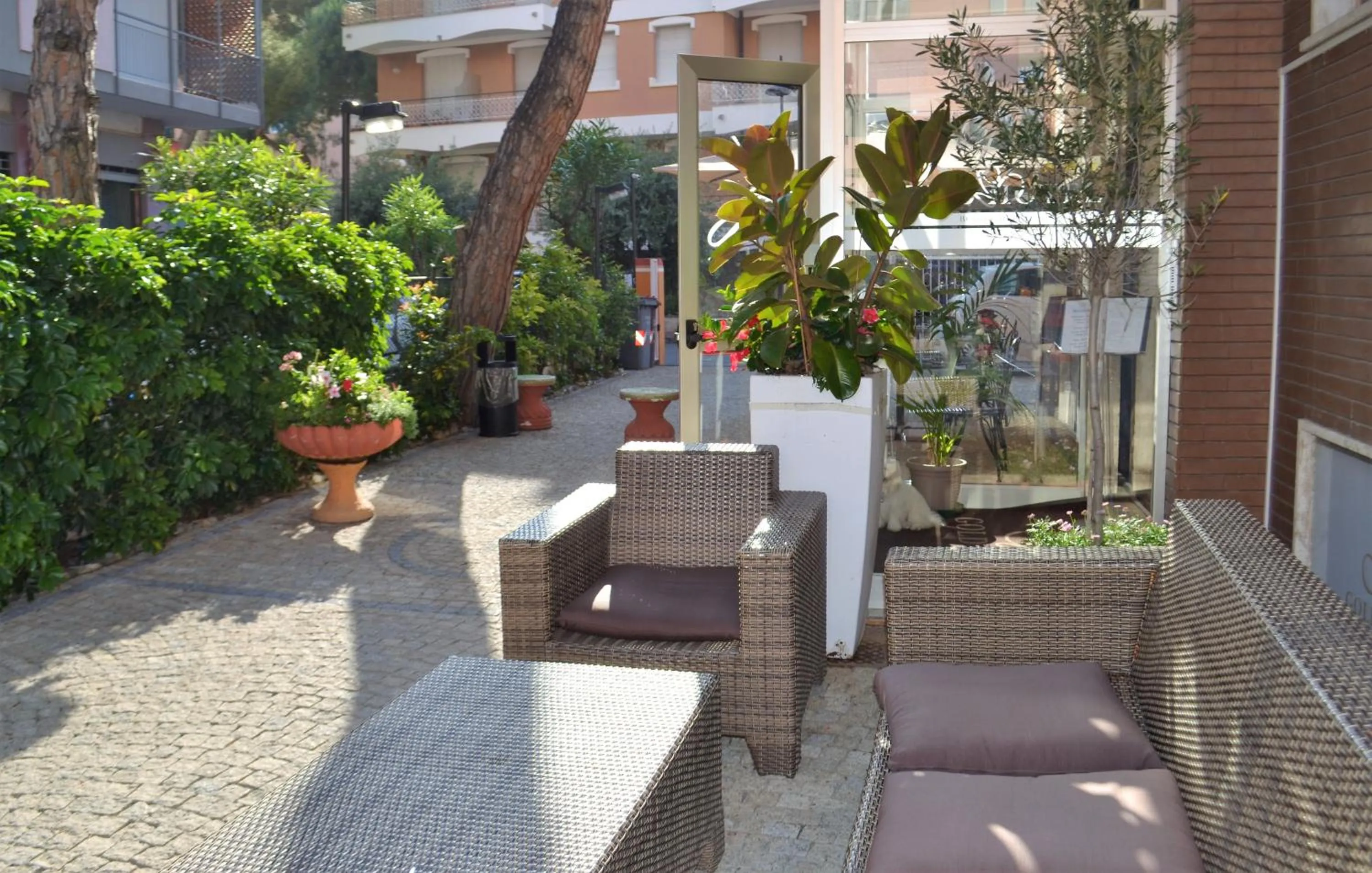 Garden in Gold Hotel