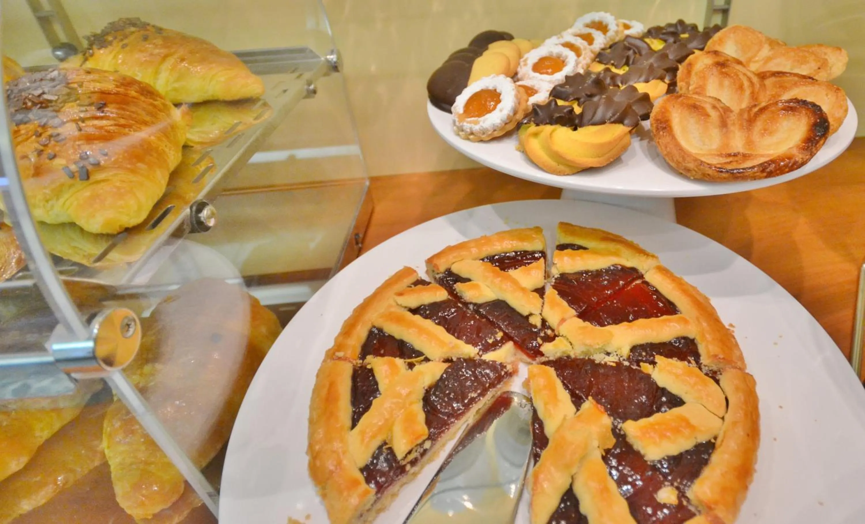 Buffet breakfast in Gold Hotel