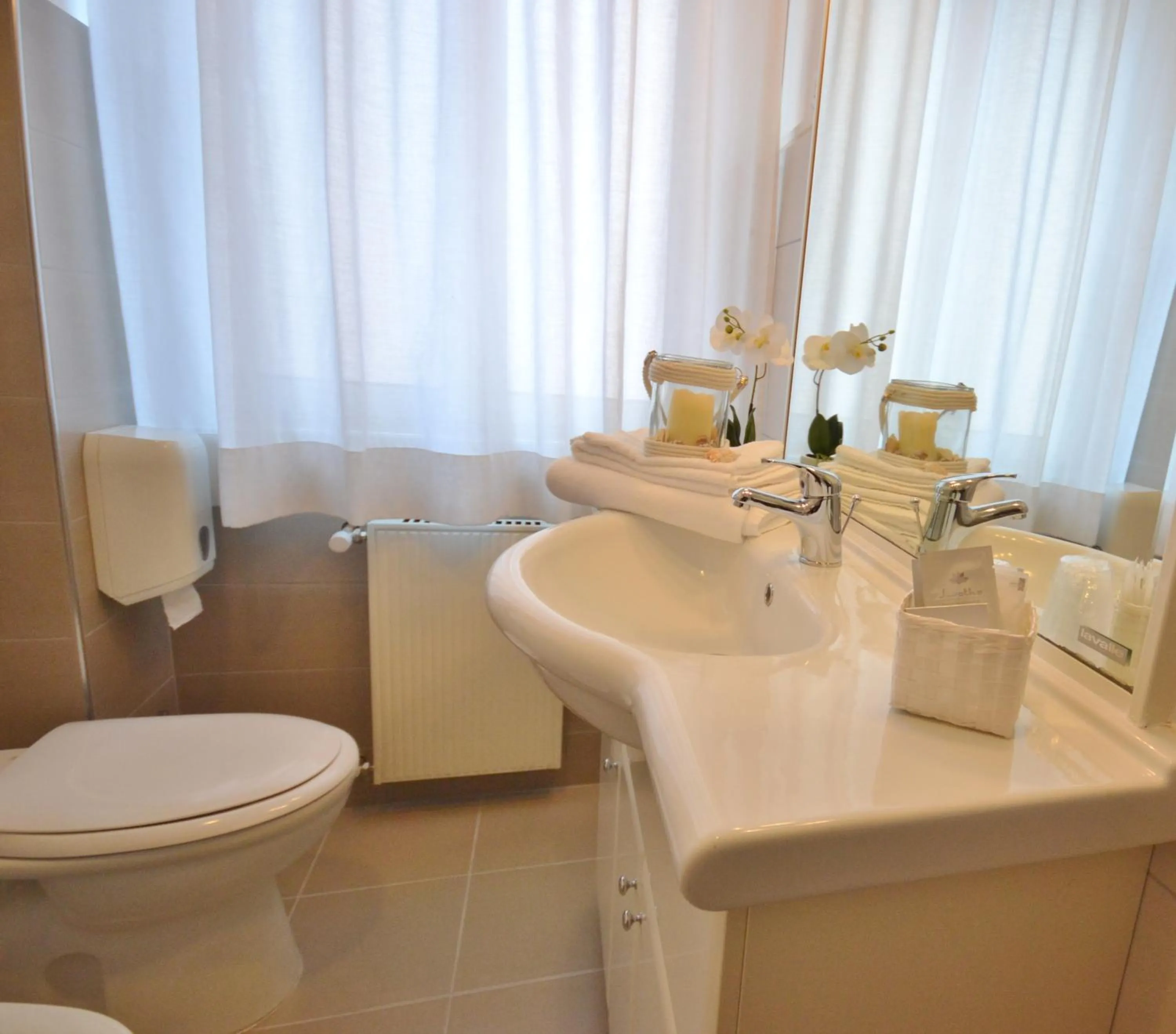 Bathroom in Gold Hotel