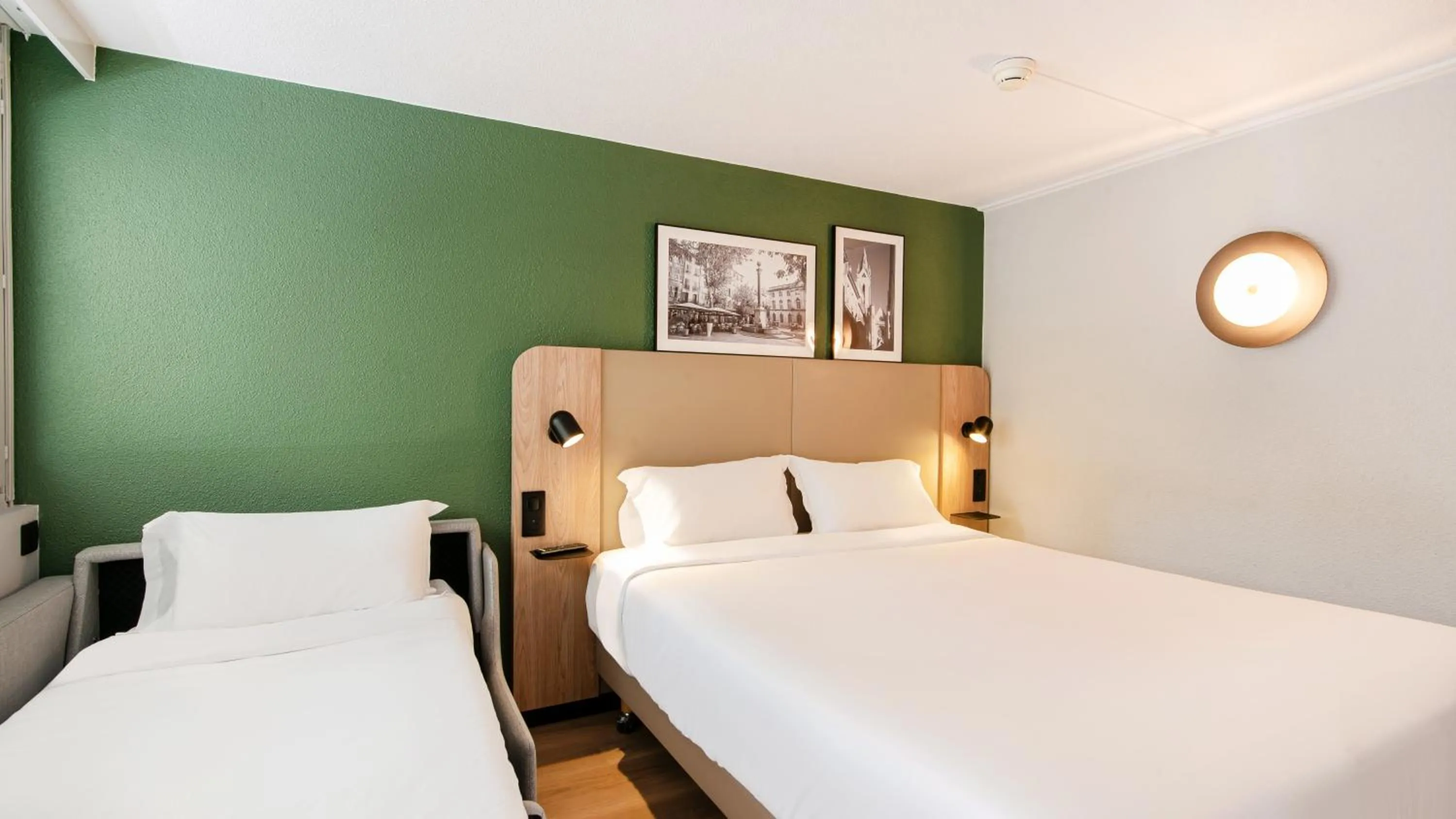 Photo of the whole room, Bed in Campanile Brive-La-Gaillarde Ouest