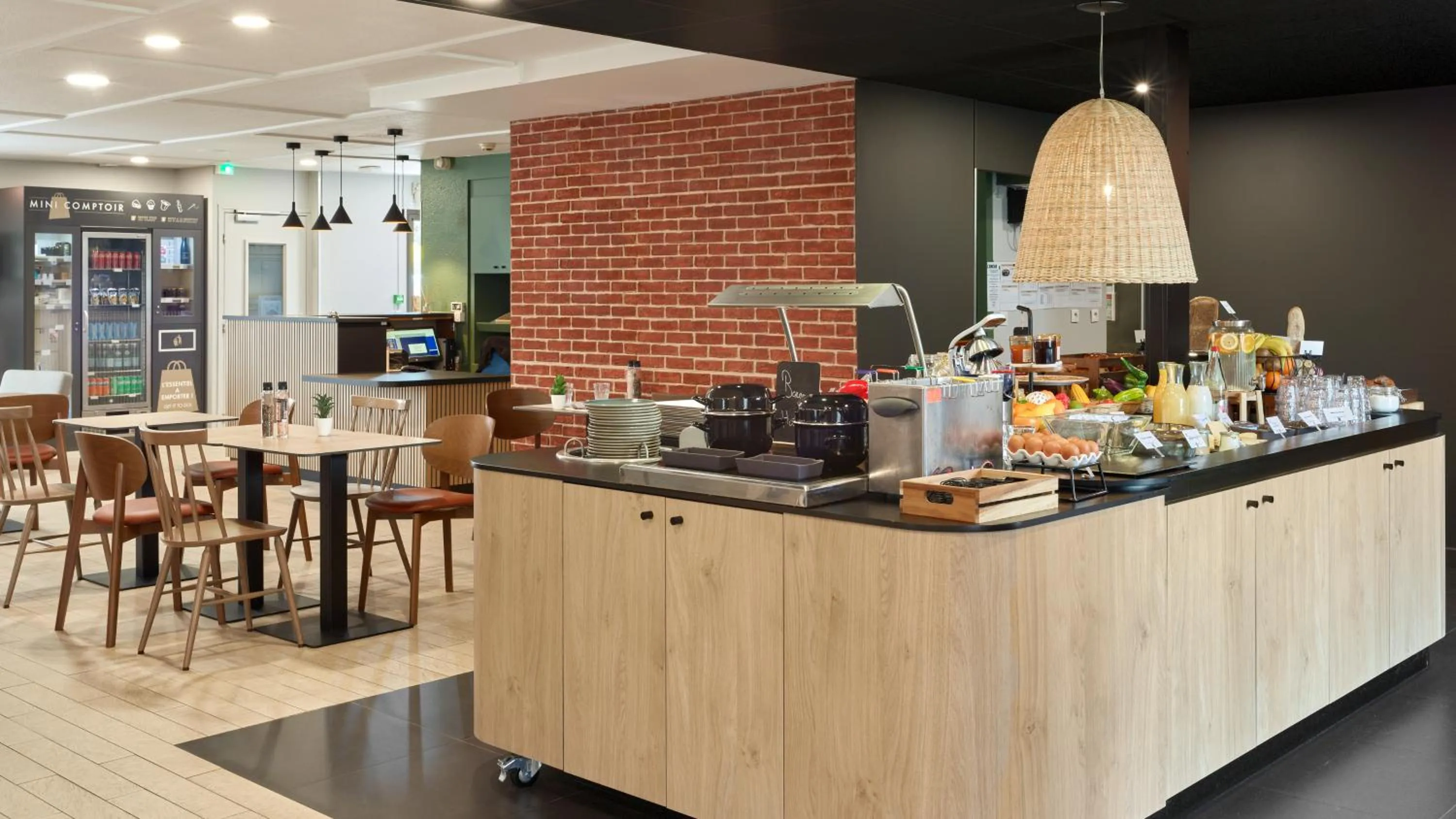 Restaurant/places to eat in Campanile NATURE Les Ulis