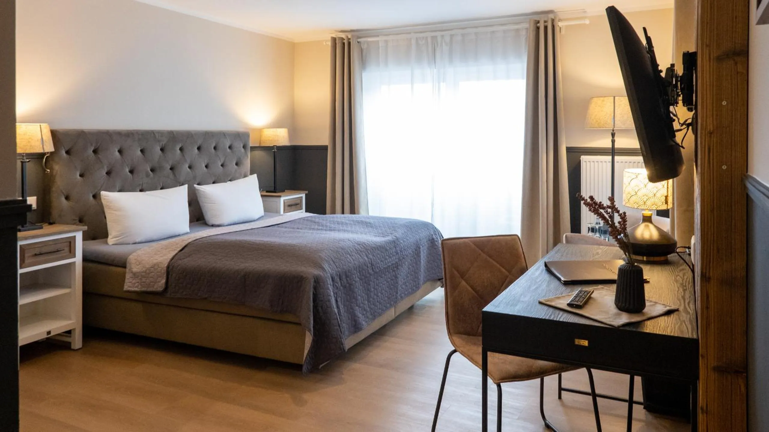 Photo of the whole room, Bed in Altstadt-Hotel