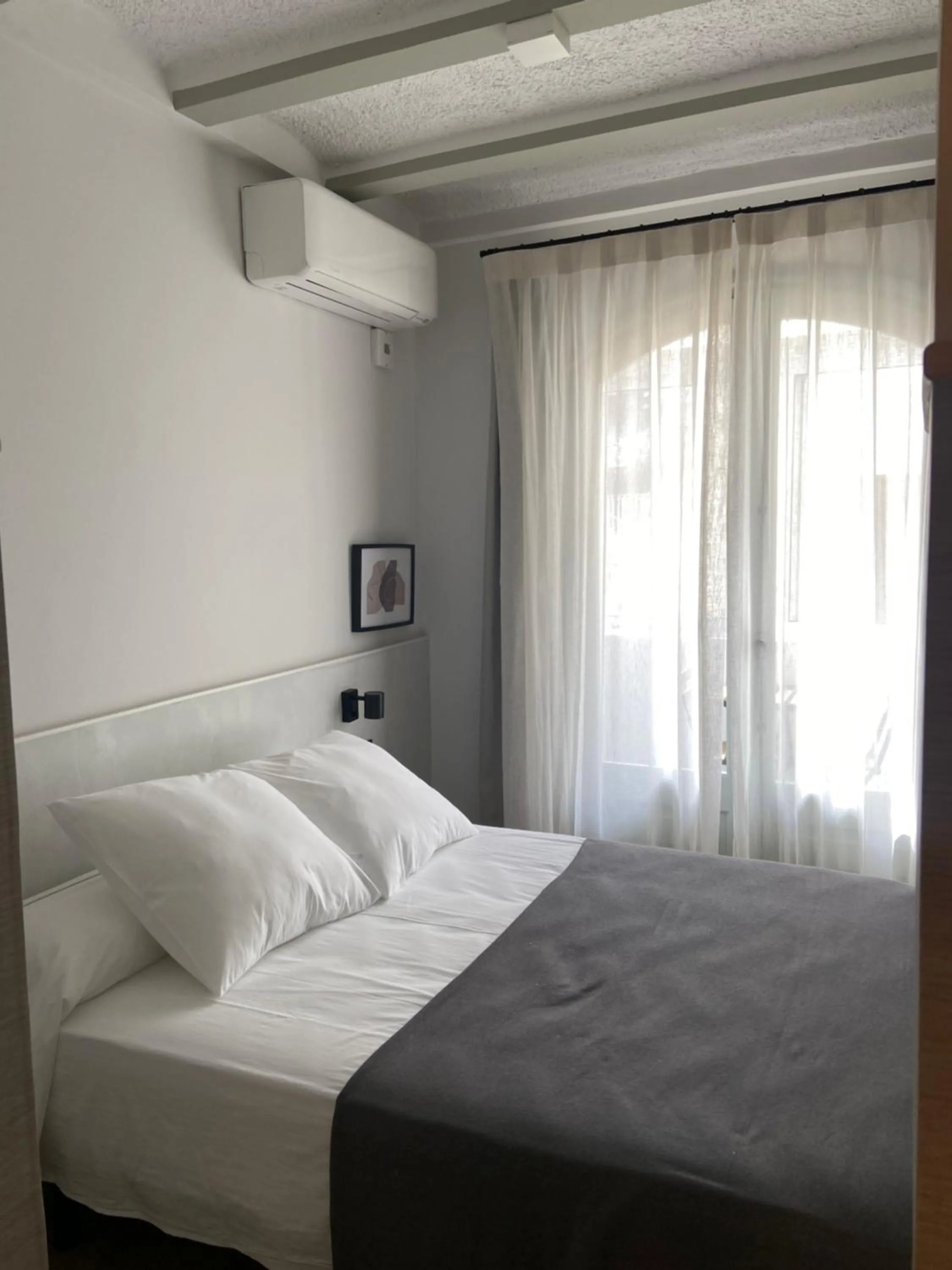 Budget Double Room in Calendula Hotel & Apartaments