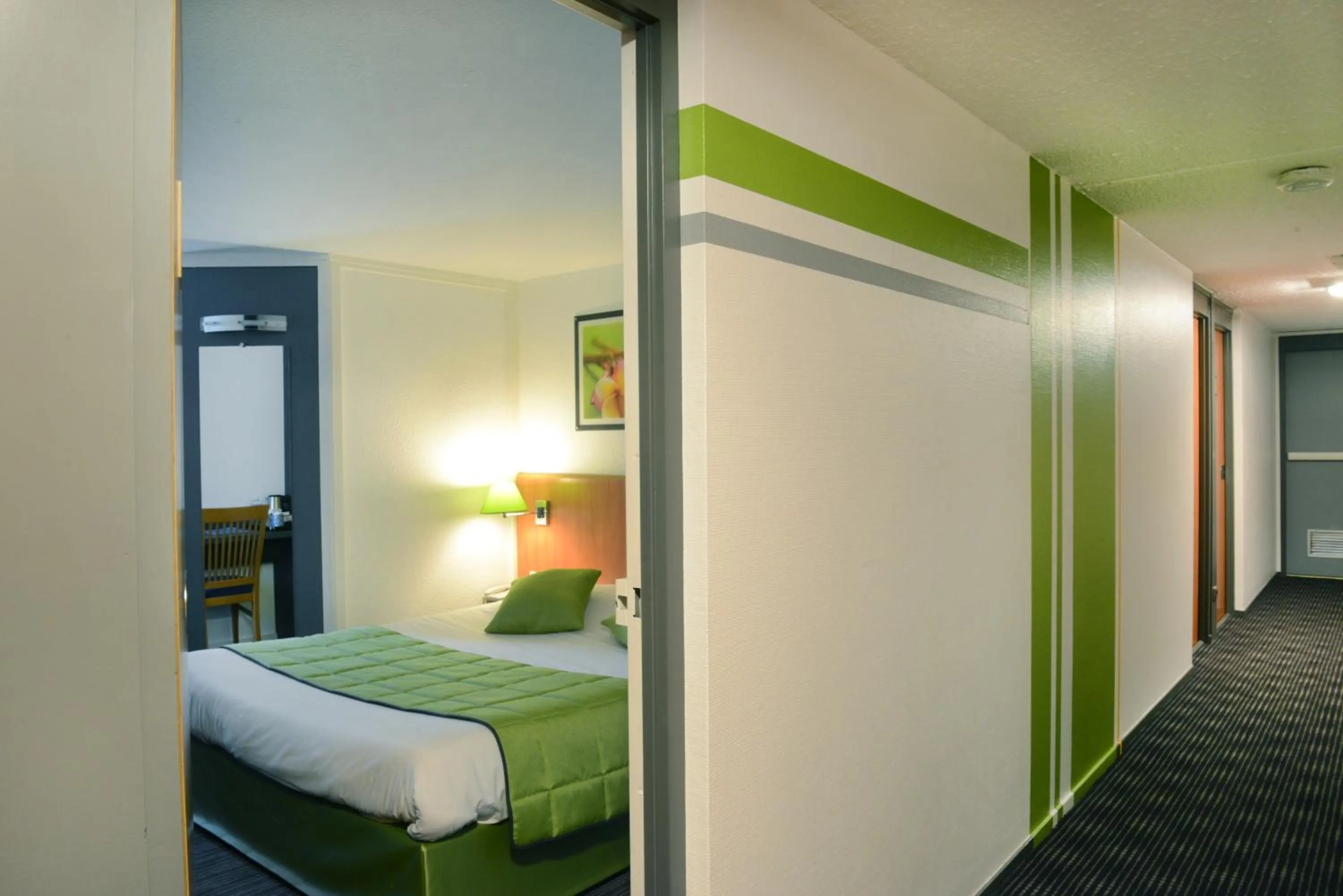Photo of the whole room, Bed in Hotel inn Dijon-Quetigny