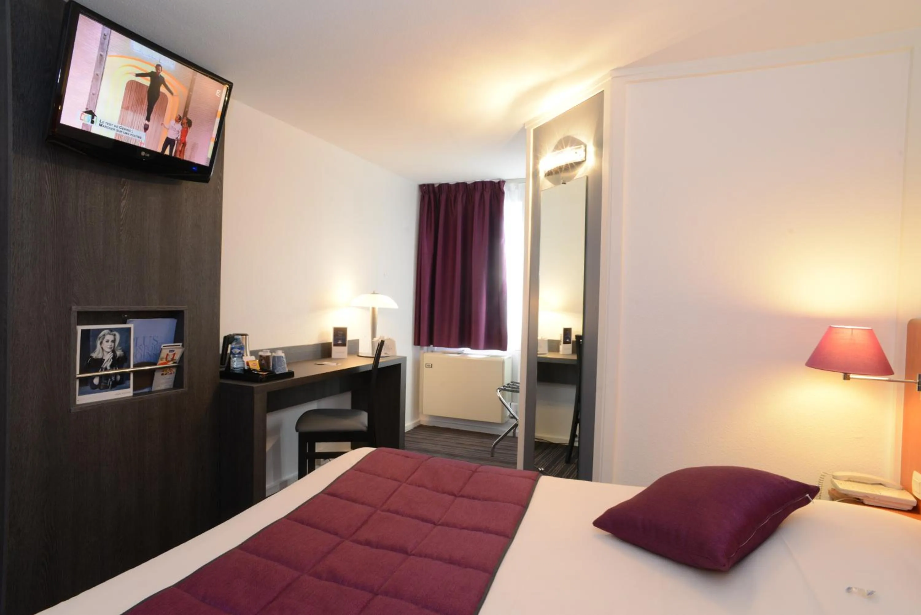 Bed in Hotel inn Dijon-Quetigny