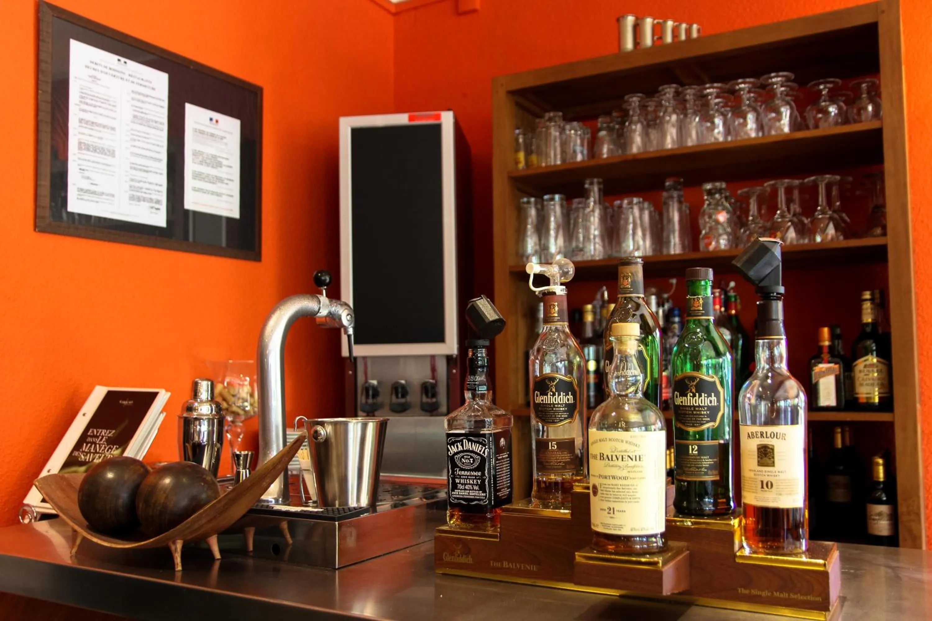 Lounge or bar in KYRIAD ROUEN NORD - Mont Saint Aignan