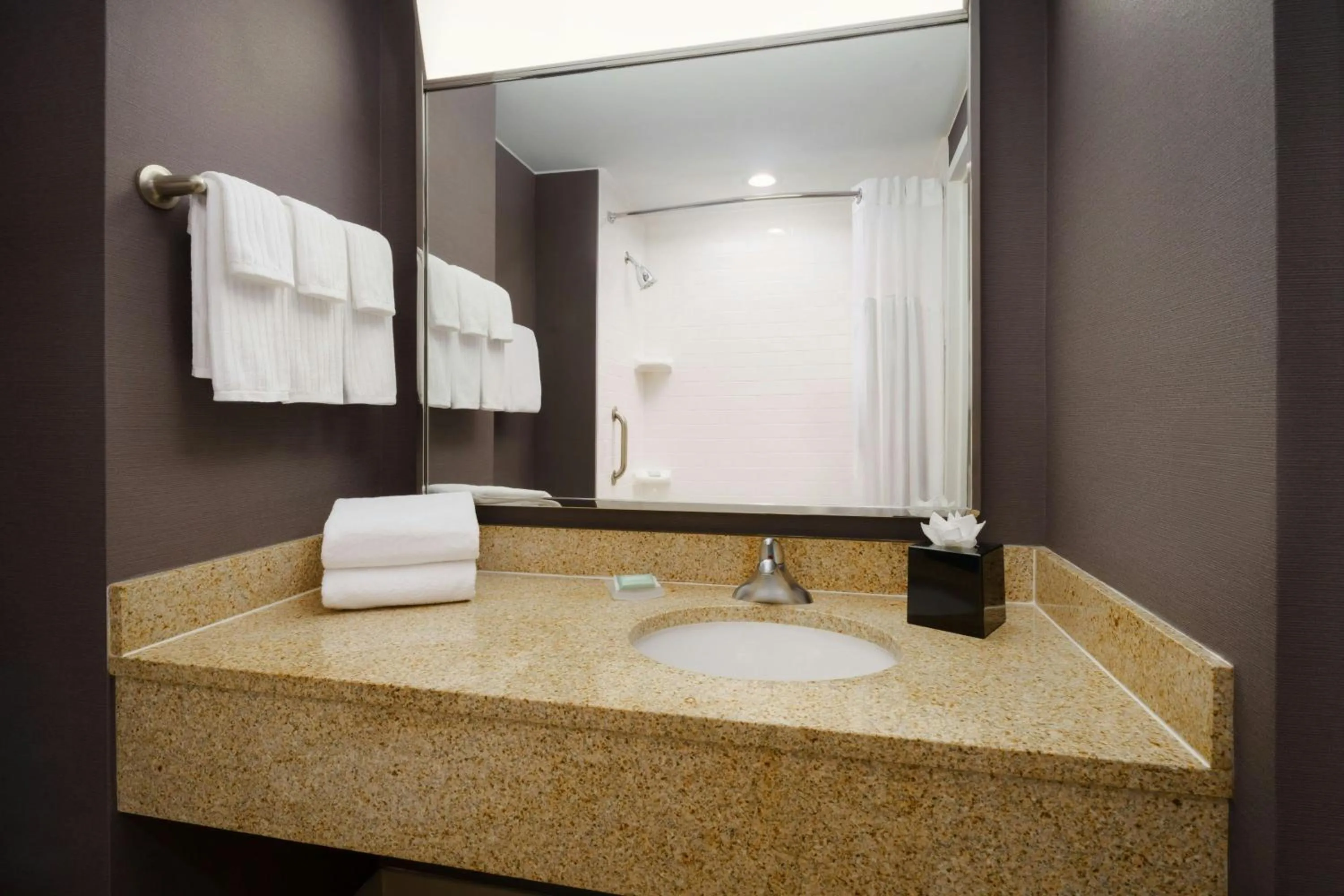Bathroom in Courtyard by Marriott New York Manhattan Upper East Side
