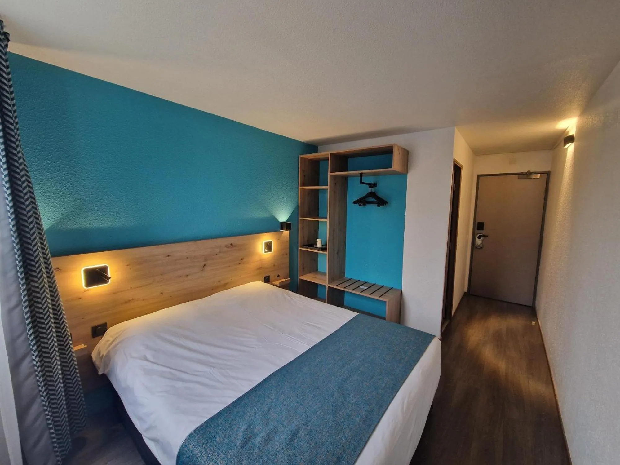 Bed in Kyriad Toulon Est Hyeres La Garde