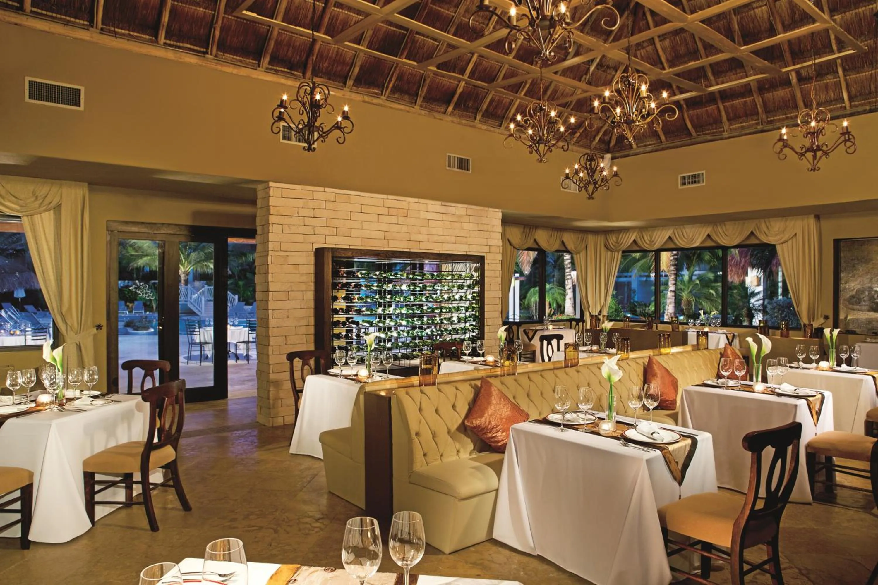 Restaurant/places to eat in Secrets Aura Cozumel - Adults Only