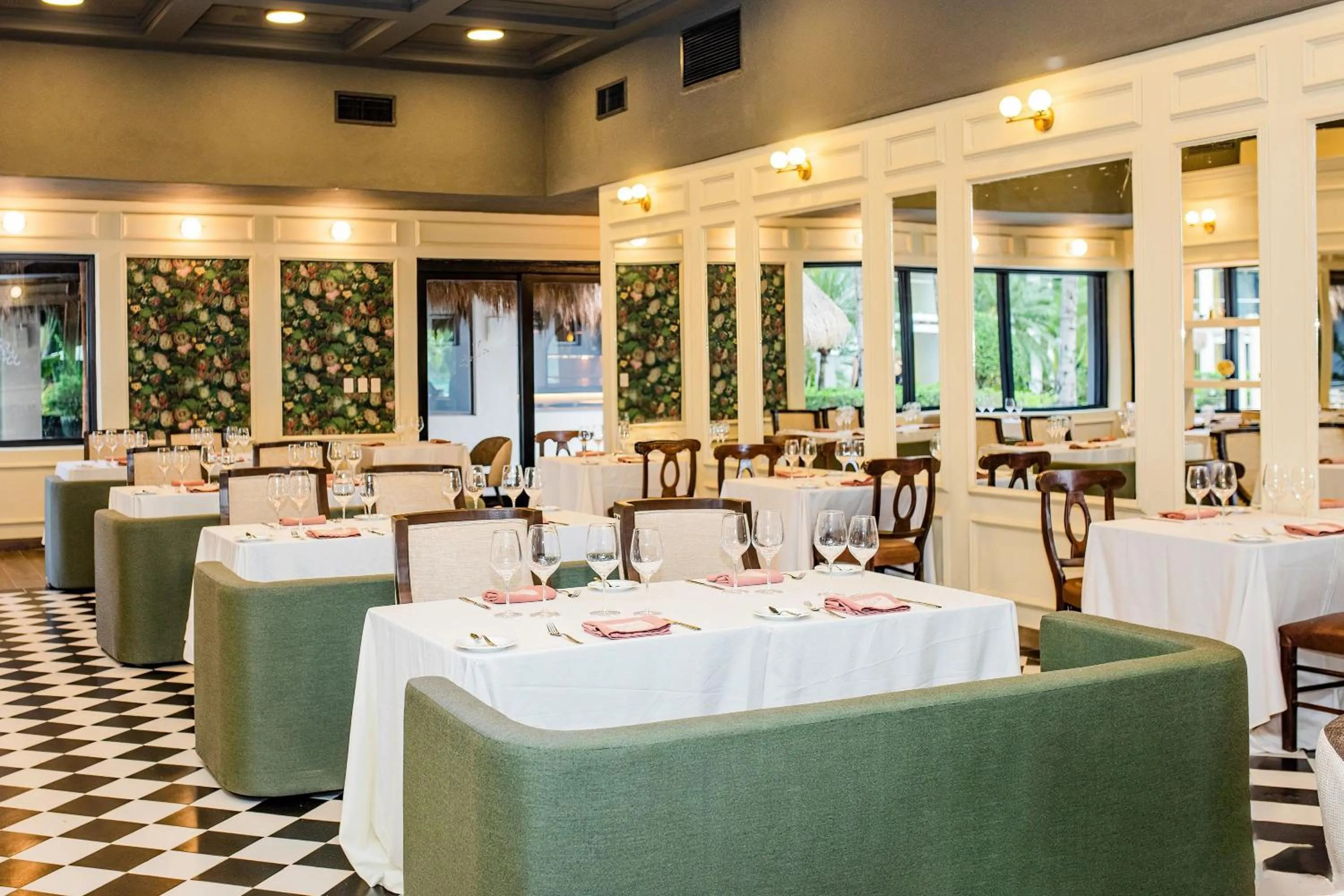 Restaurant/places to eat in Secrets Aura Cozumel - Adults Only