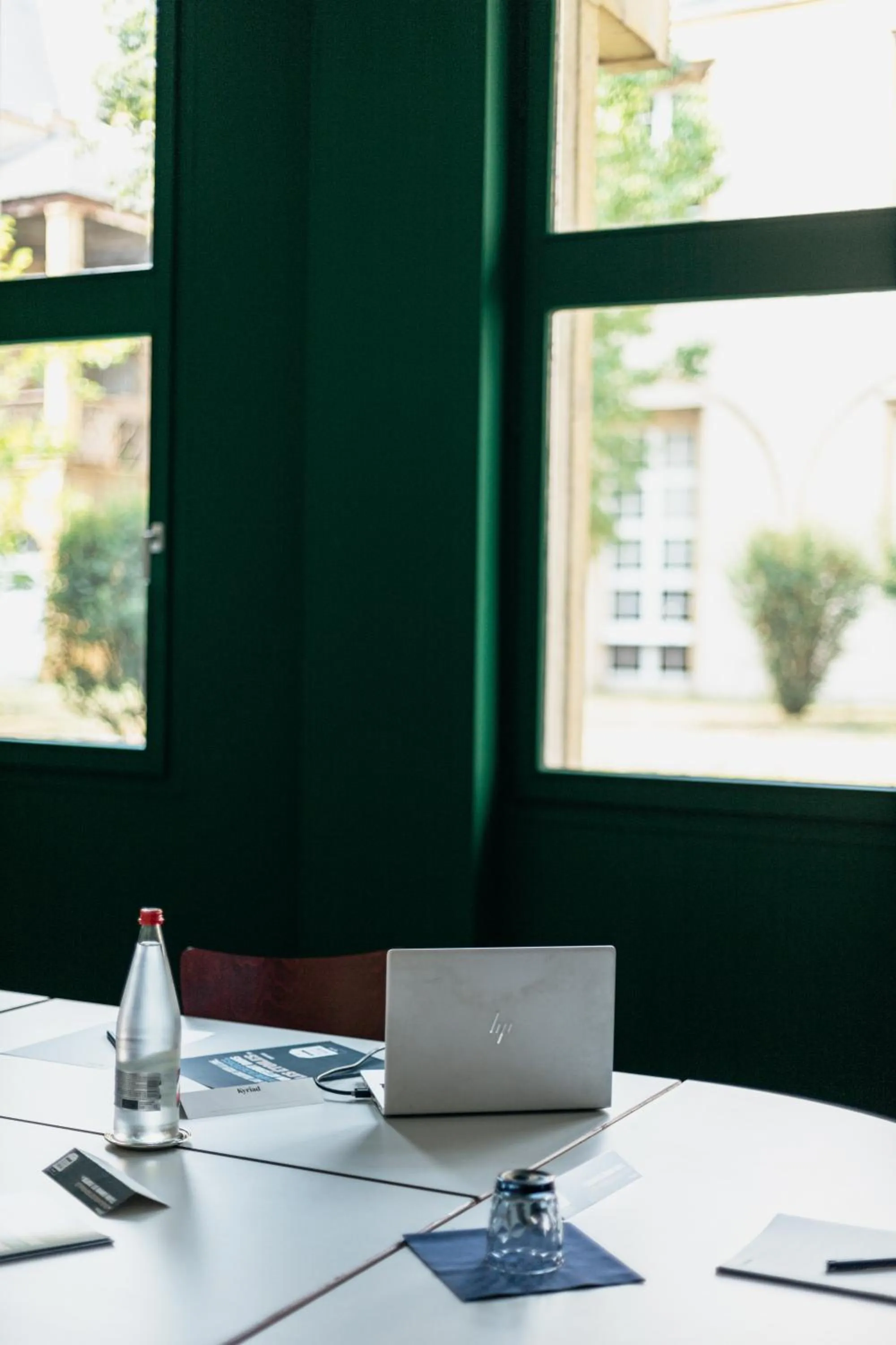 Seating area in Kyriad Metz Centre - Restaurant Moze