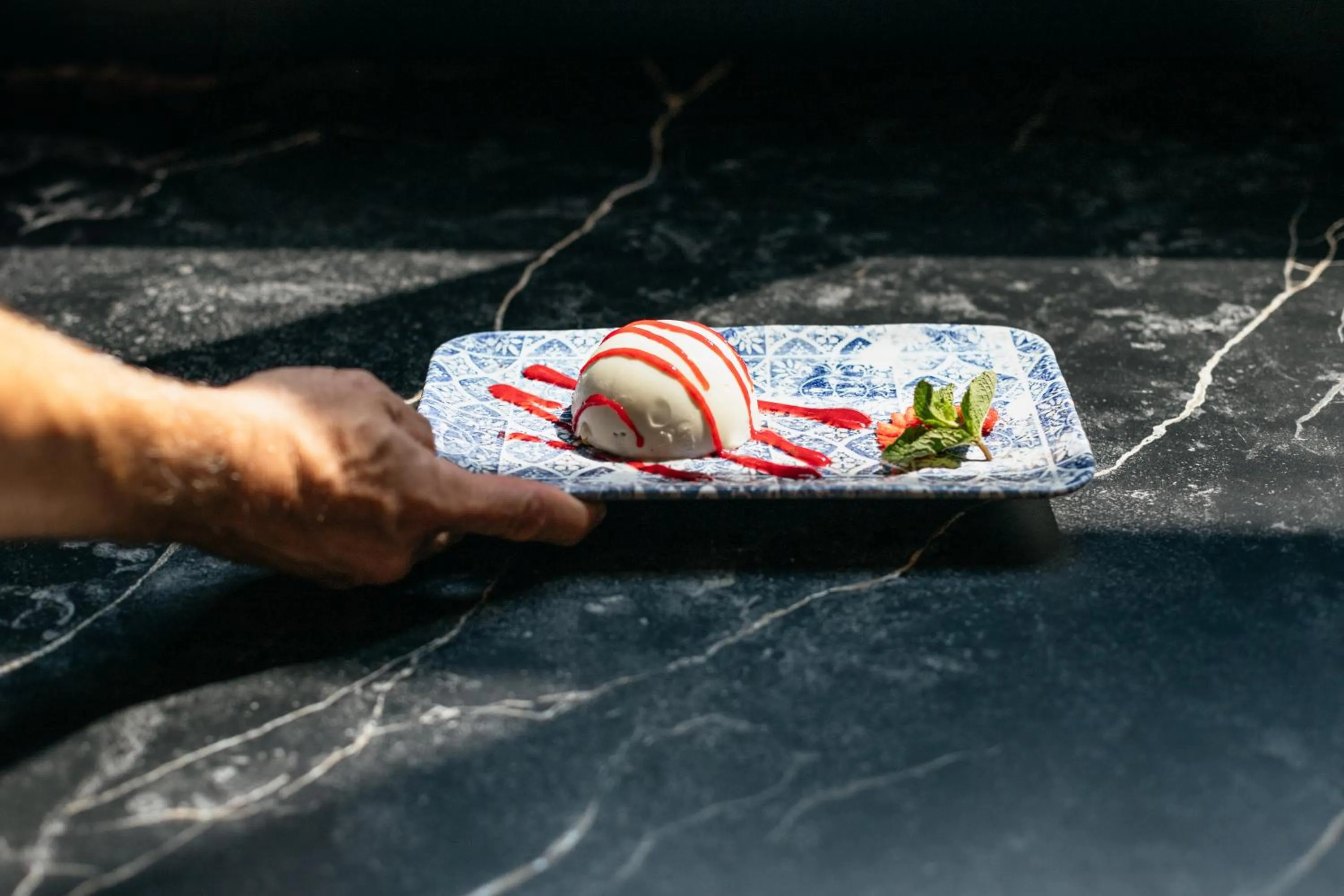 Area and facilities in Kyriad Metz Centre - Restaurant Moze