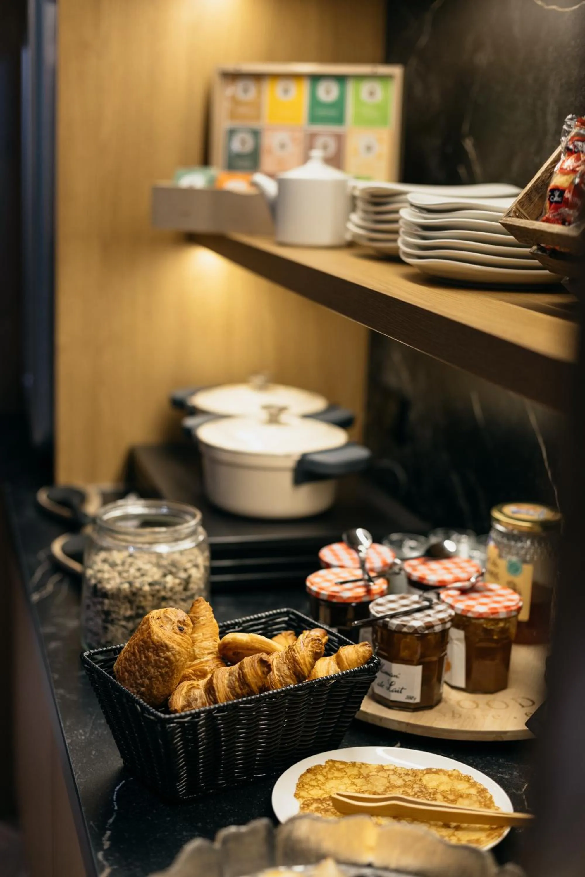 Breakfast in Kyriad Metz Centre - Restaurant Moze