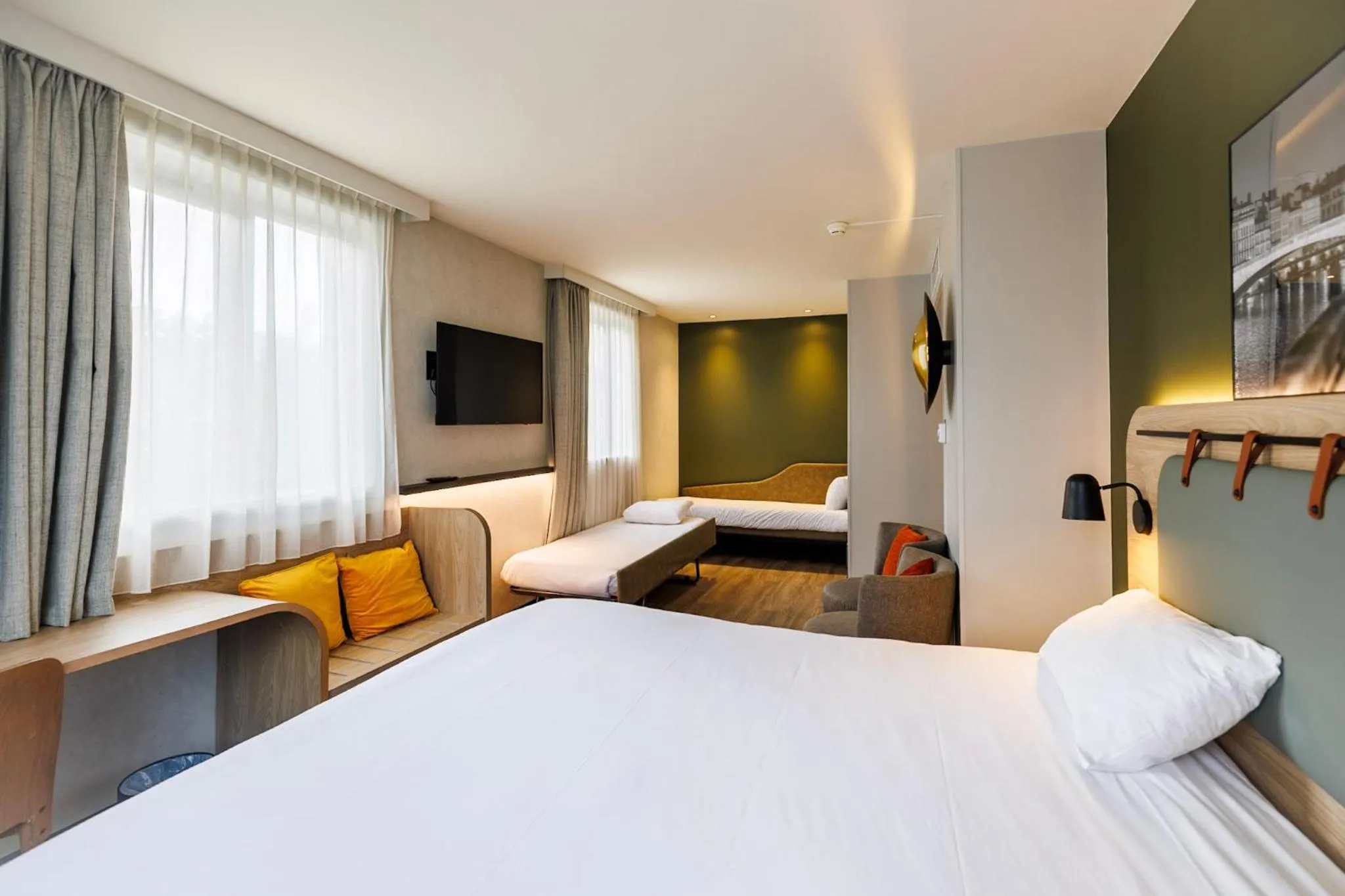 Bedroom, Bed in Campanile PRIME Lyon Centre Gare Part-Dieu