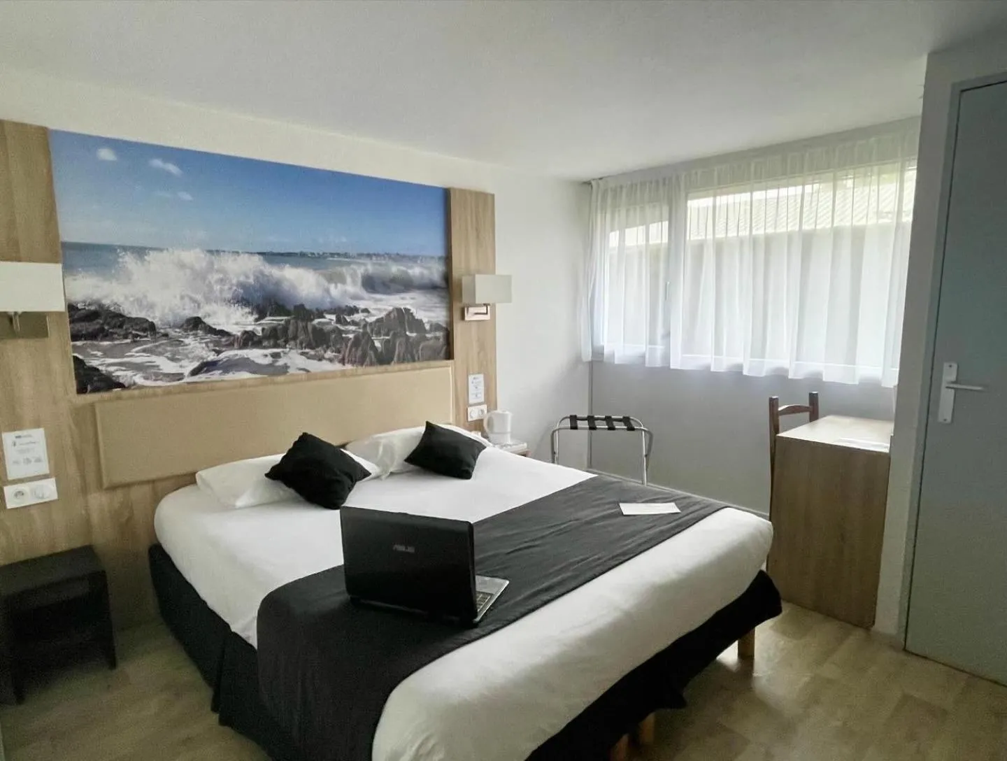 Bedroom, Bed in BRIT HOTEL Confort MORLAIX