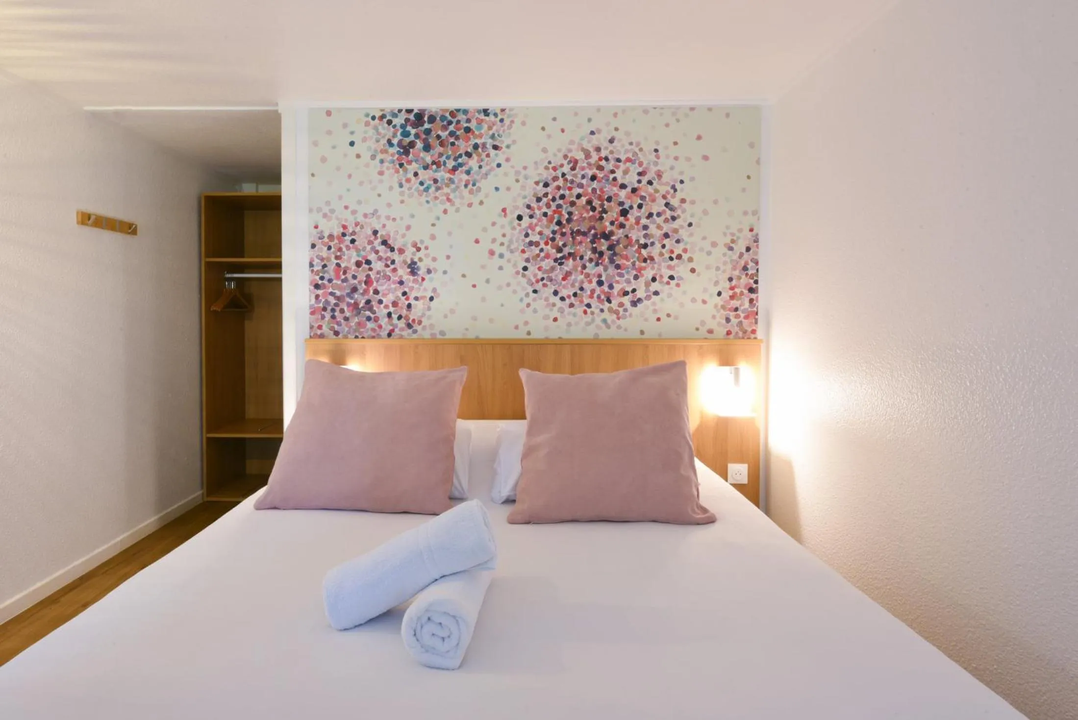 Bedroom, Bed in Kyriad Villeneuve Saint Georges - Hôtel rénové