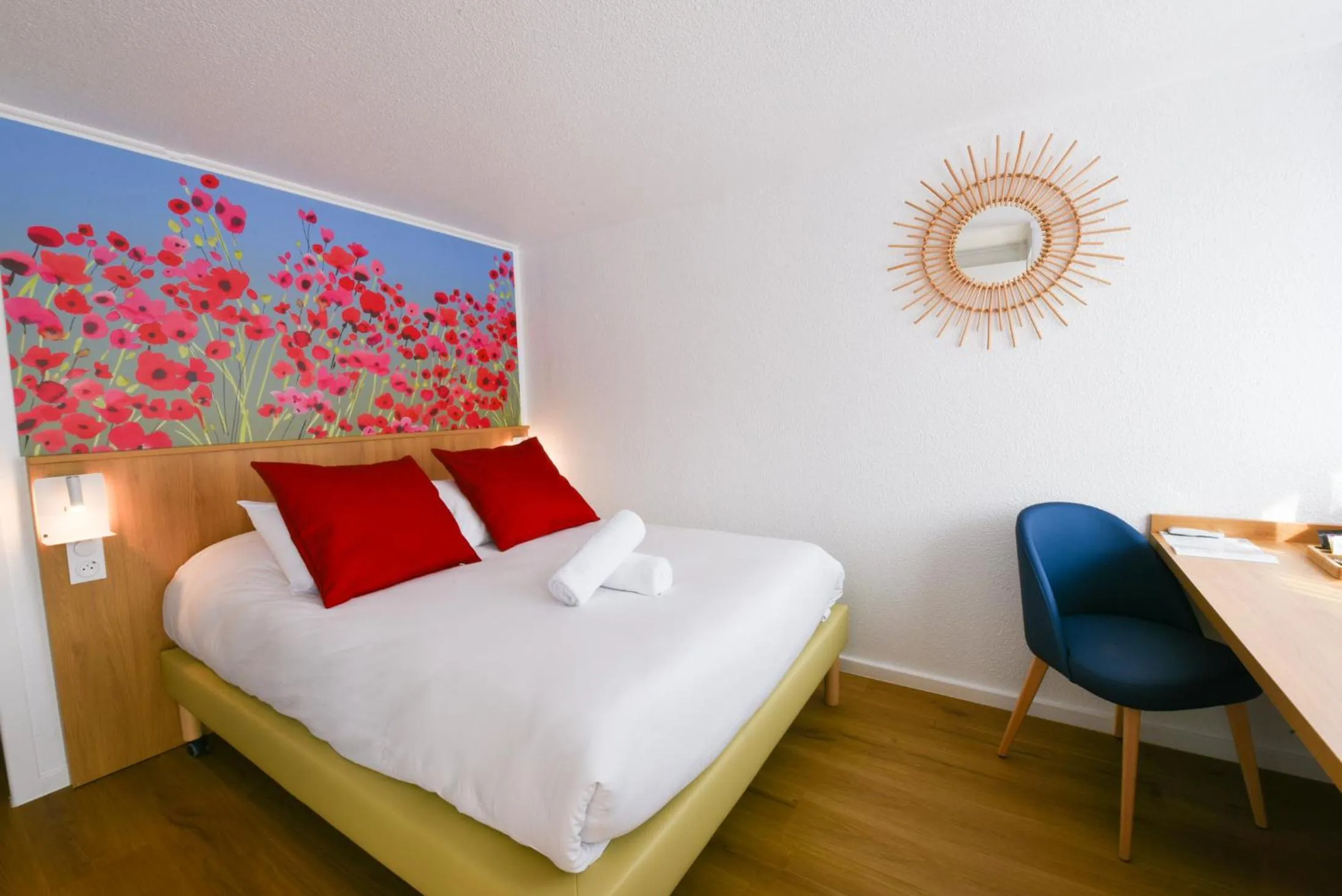 Bedroom, Bed in Kyriad Villeneuve Saint Georges - Hôtel rénové