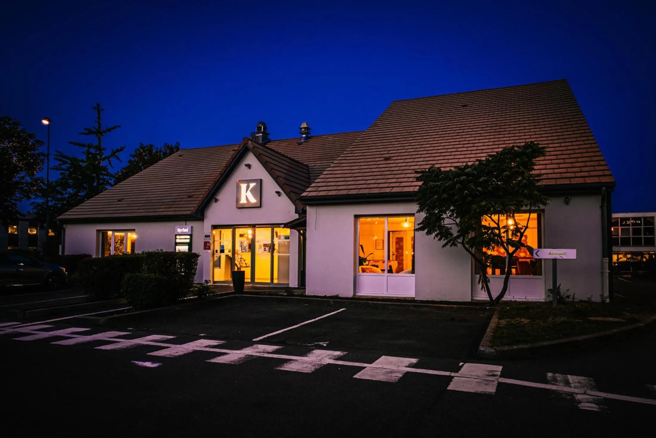 Property building in Kyriad Villeneuve Saint Georges - Hôtel rénové