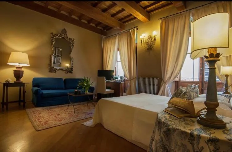 Photo of the whole room, Bed in Capri Moon Guest House