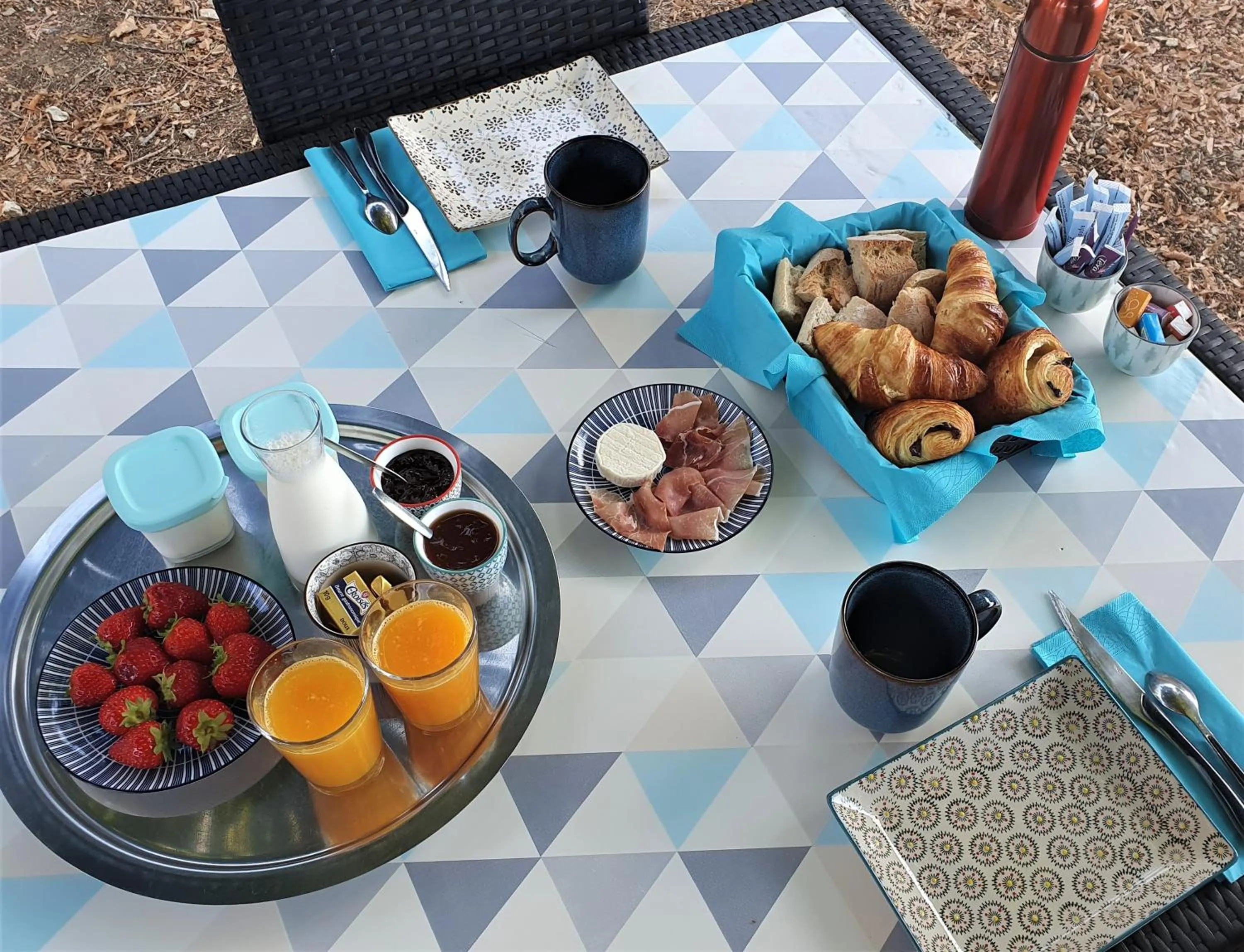 Continental breakfast in Le Clos de la Canéda