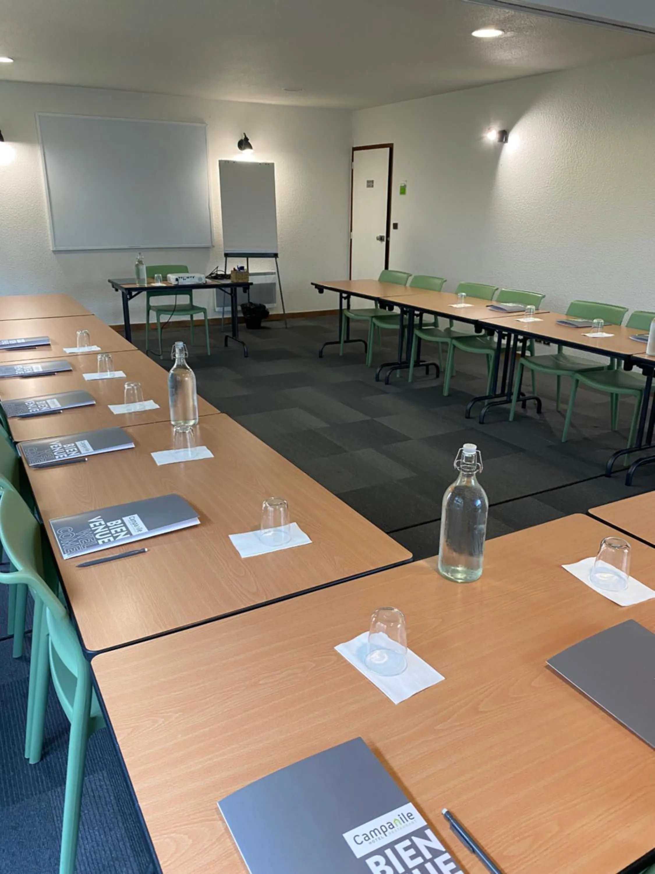 Meeting/conference room in Campanile La Rochelle Nord - Puilboreau Chagnolet