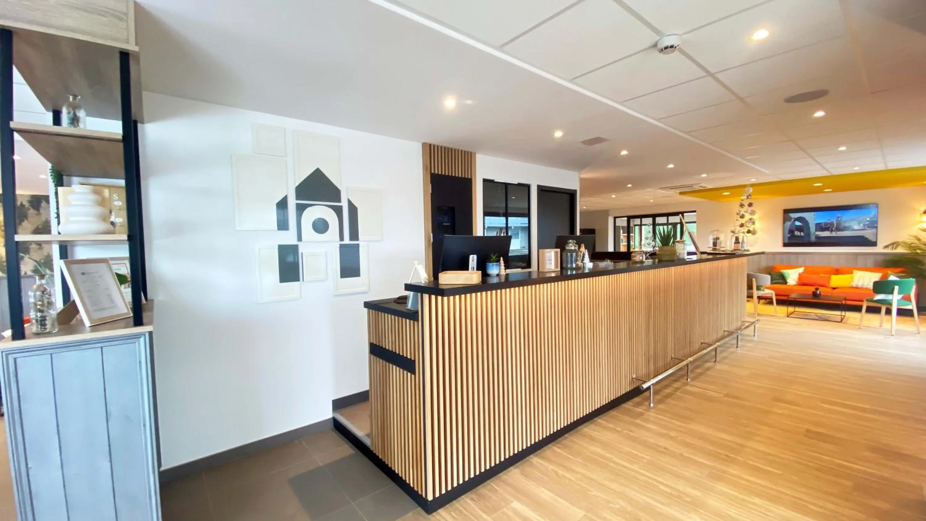 Facade/entrance in Campanile Saint-Étienne Nord La Terrasse