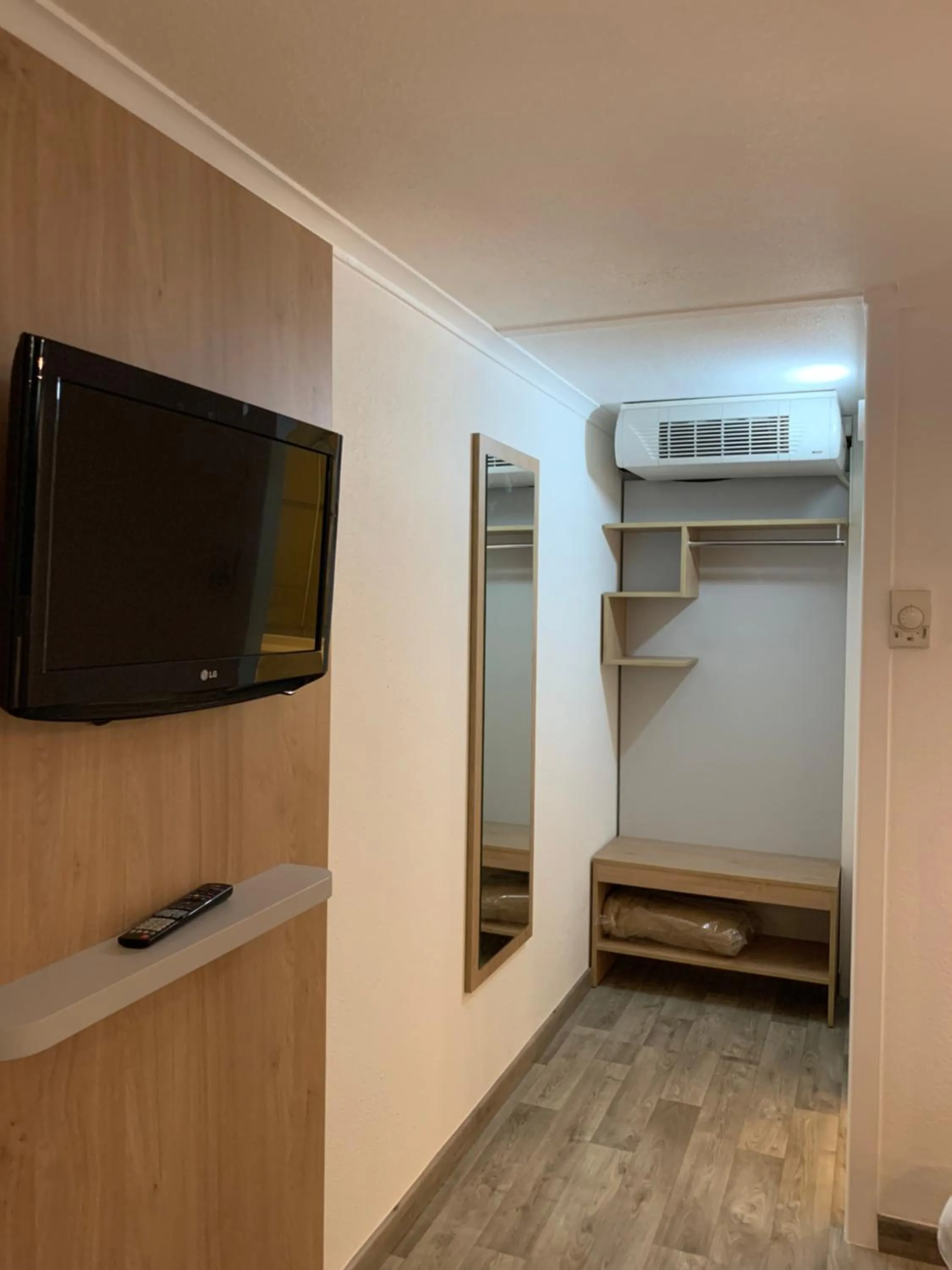 TV and multimedia in Kyriad SEDAN