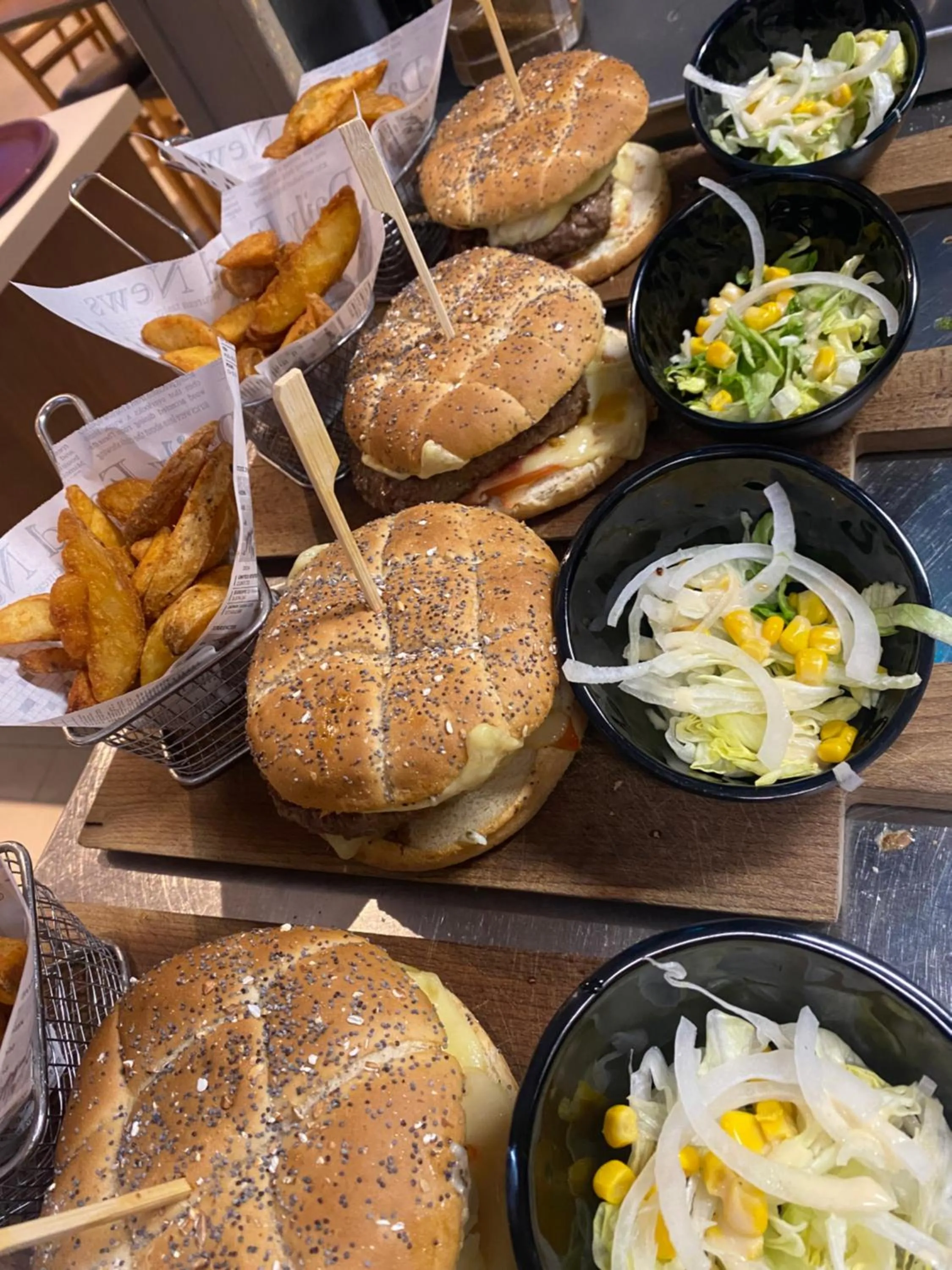 Restaurant/places to eat in Kyriad SEDAN