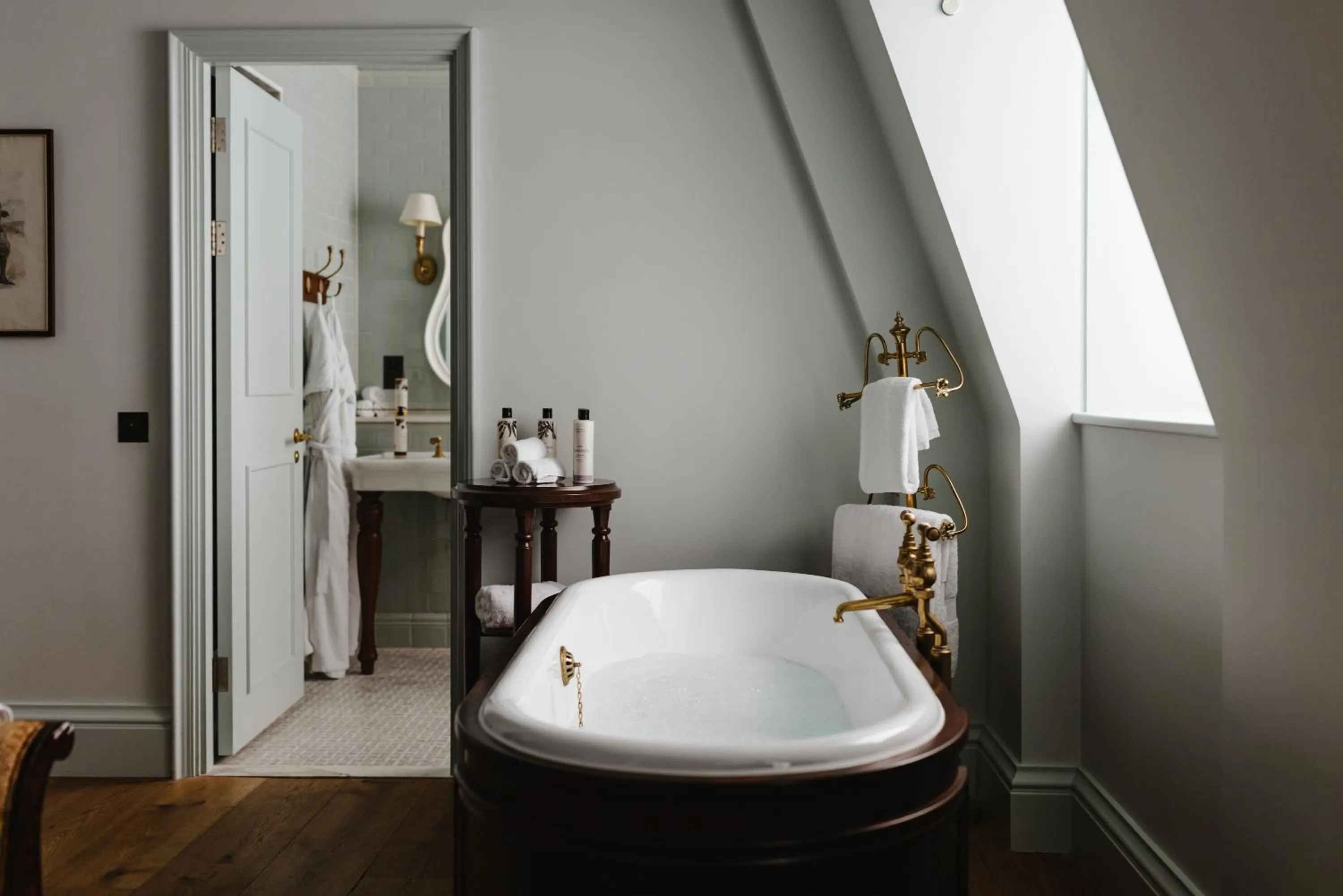 Bathroom, Bed in The Ned