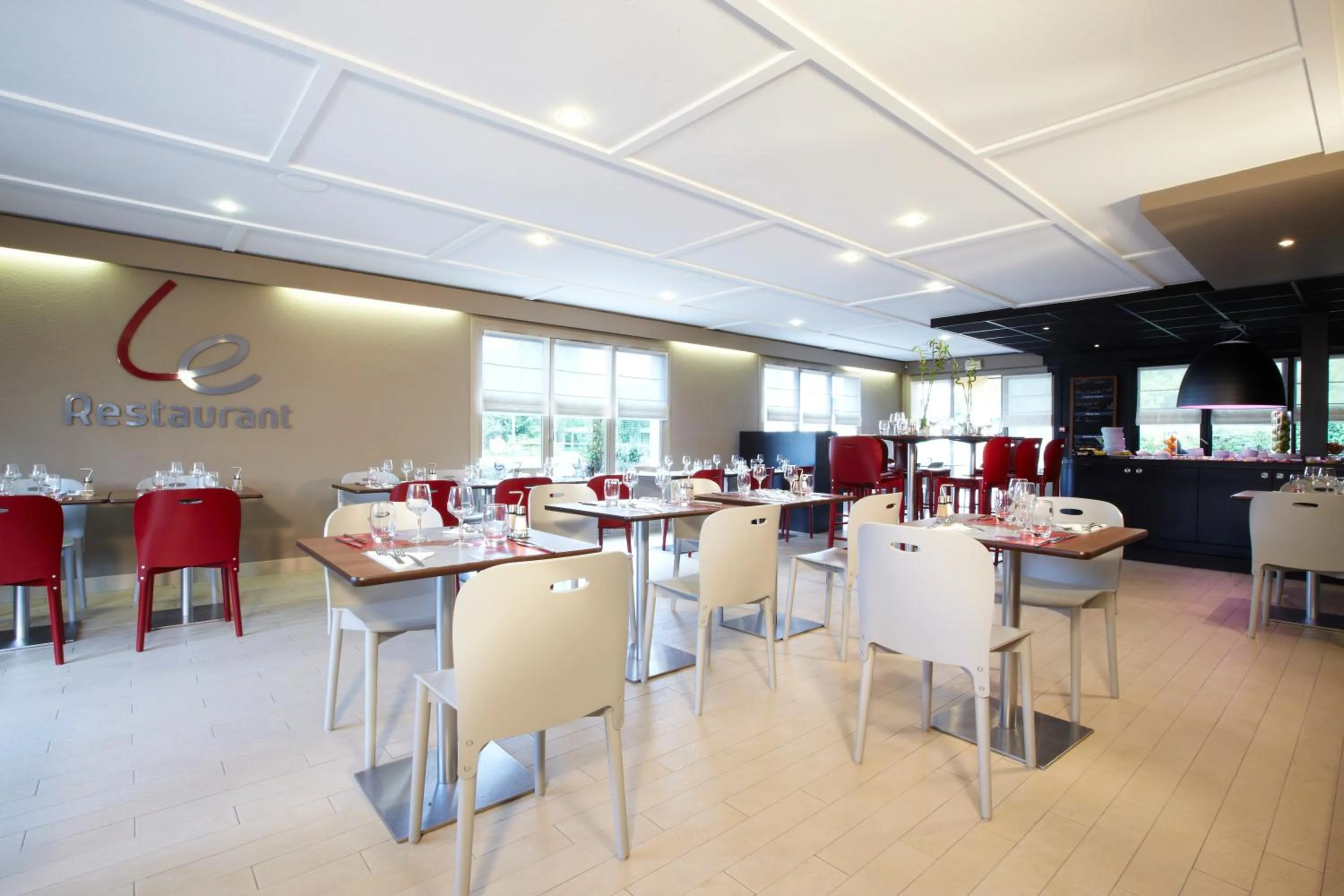 Restaurant/places to eat in Campanile Lille Sud - Douai Cuincy