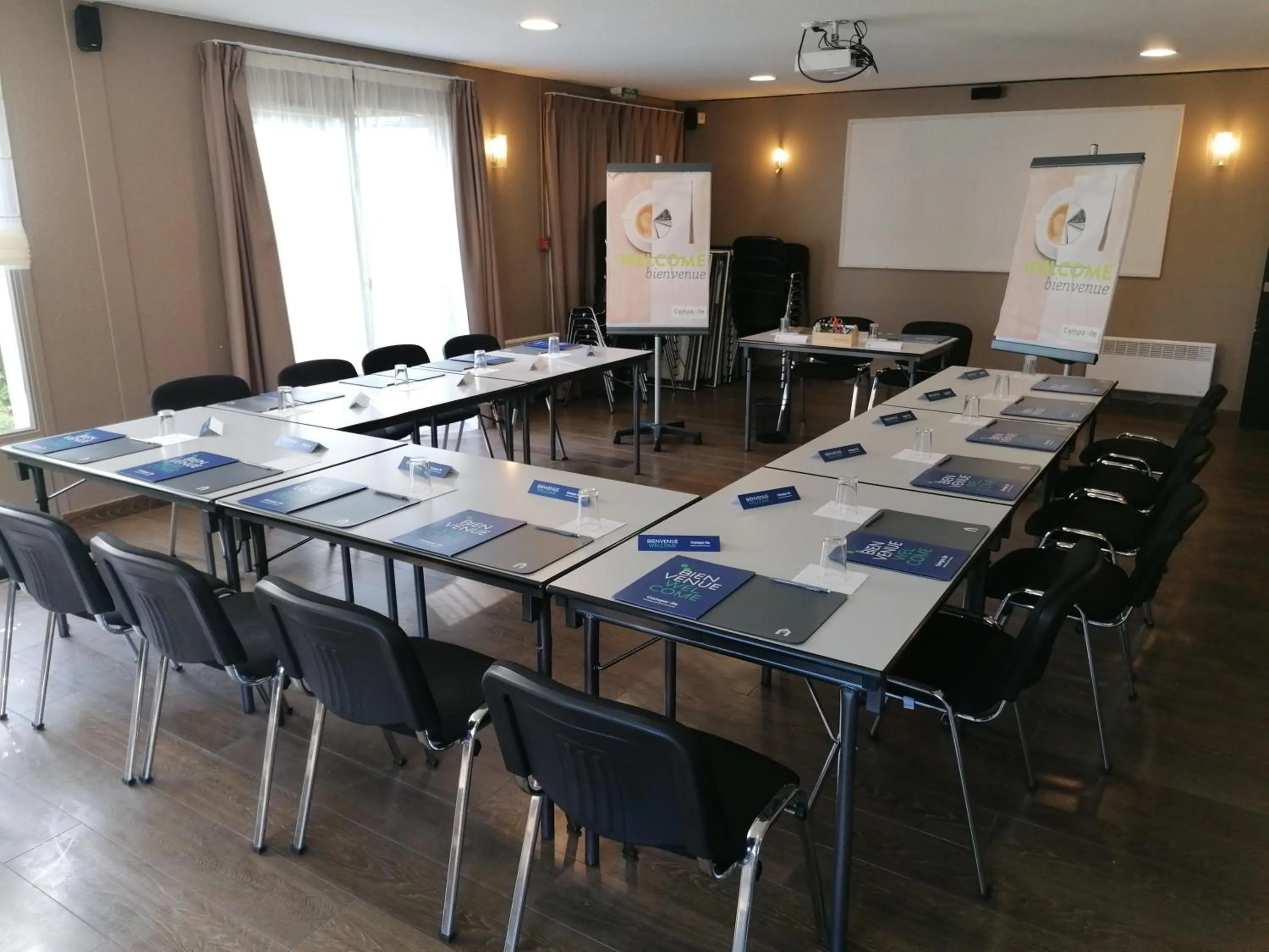 Meeting/conference room in Campanile Bayeux