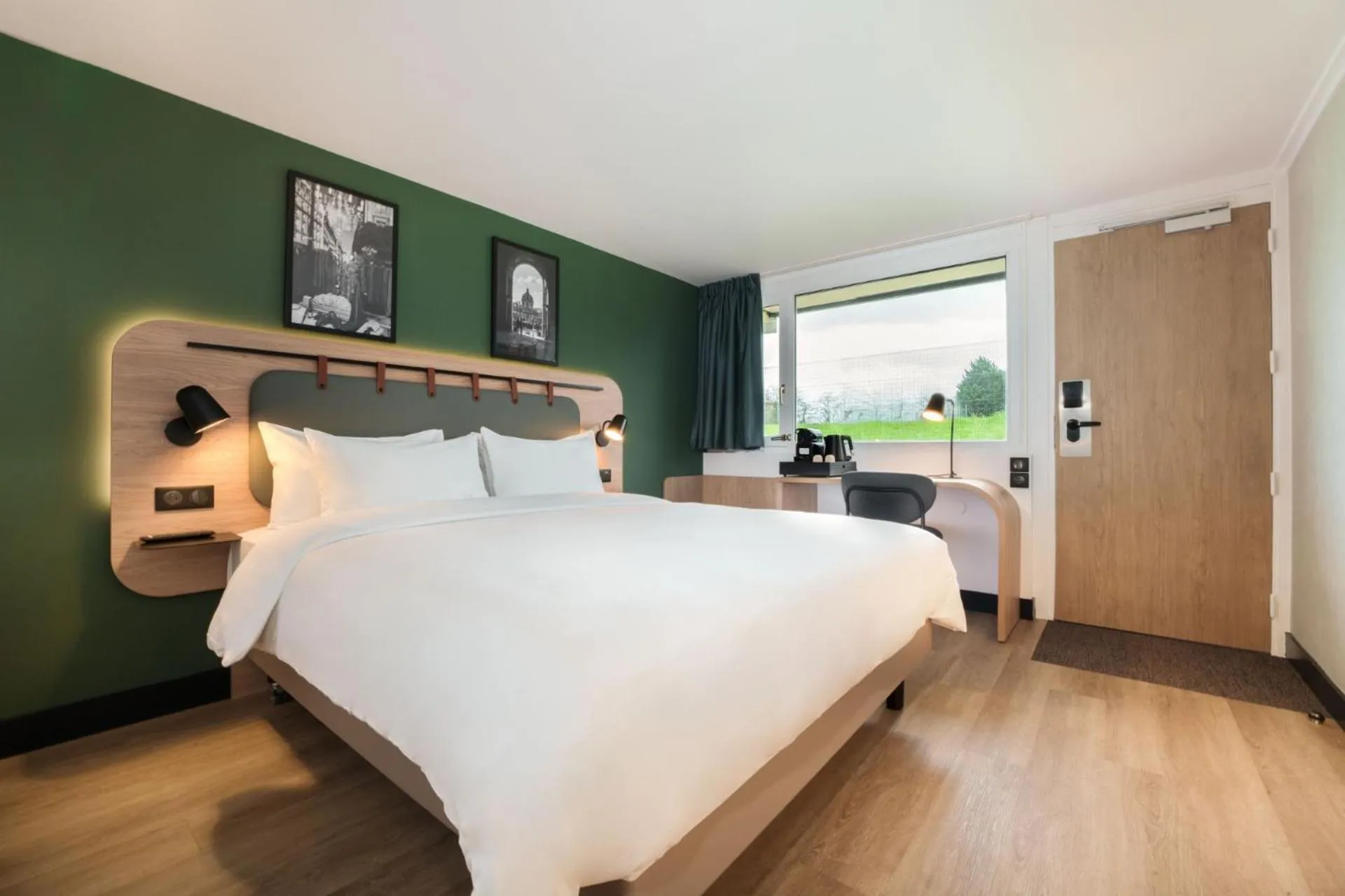 Bed in Campanile Bordeaux Sud Hopital Haut Leveque - Pessac