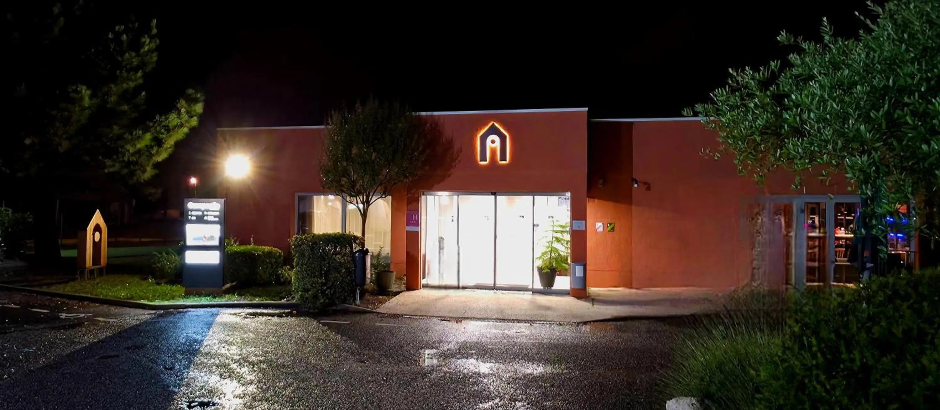 Property building in Campanile NATURE - Bordeaux Sud Pessac