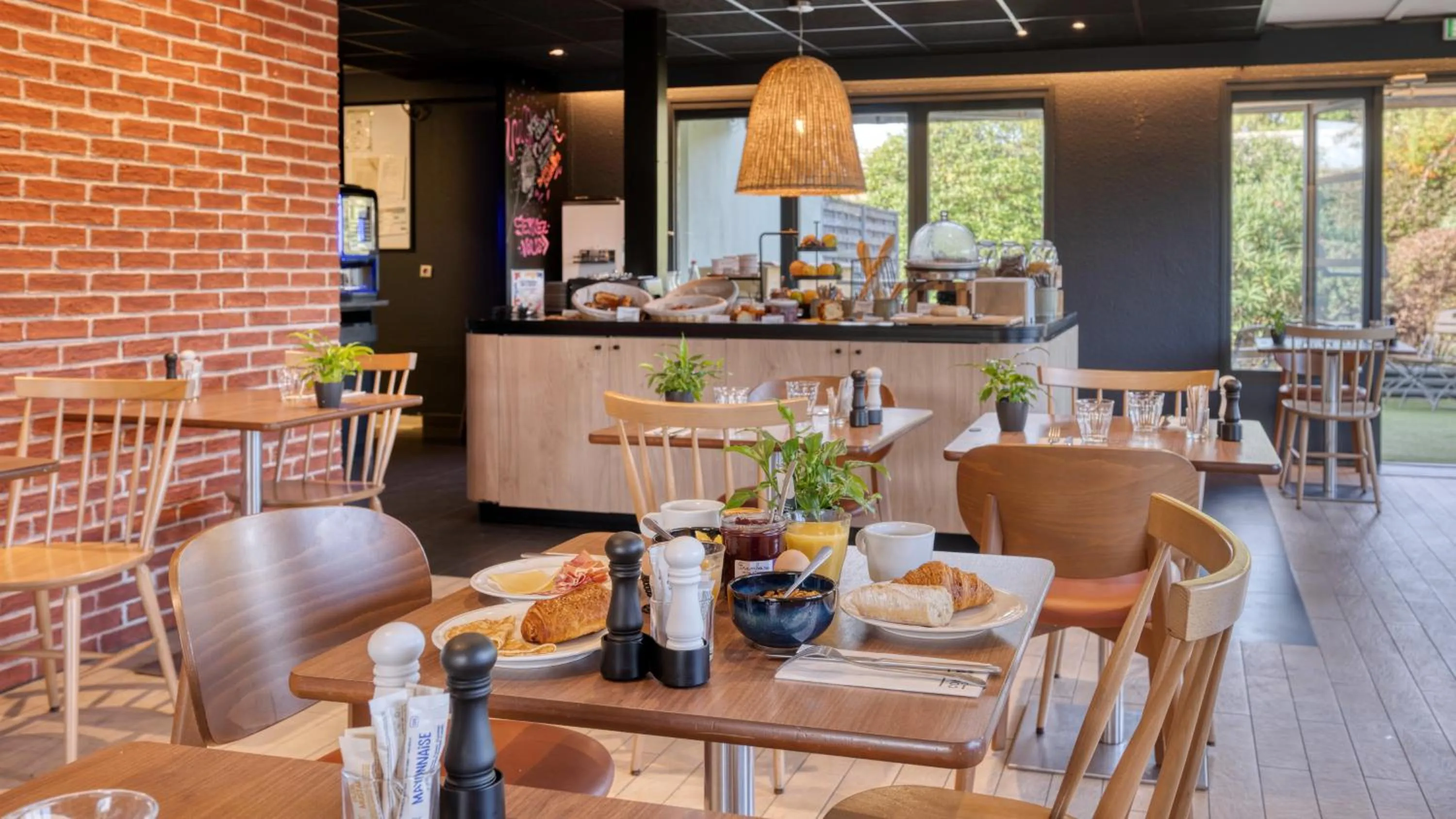 Restaurant/places to eat in Campanile NATURE - Bordeaux Sud Pessac