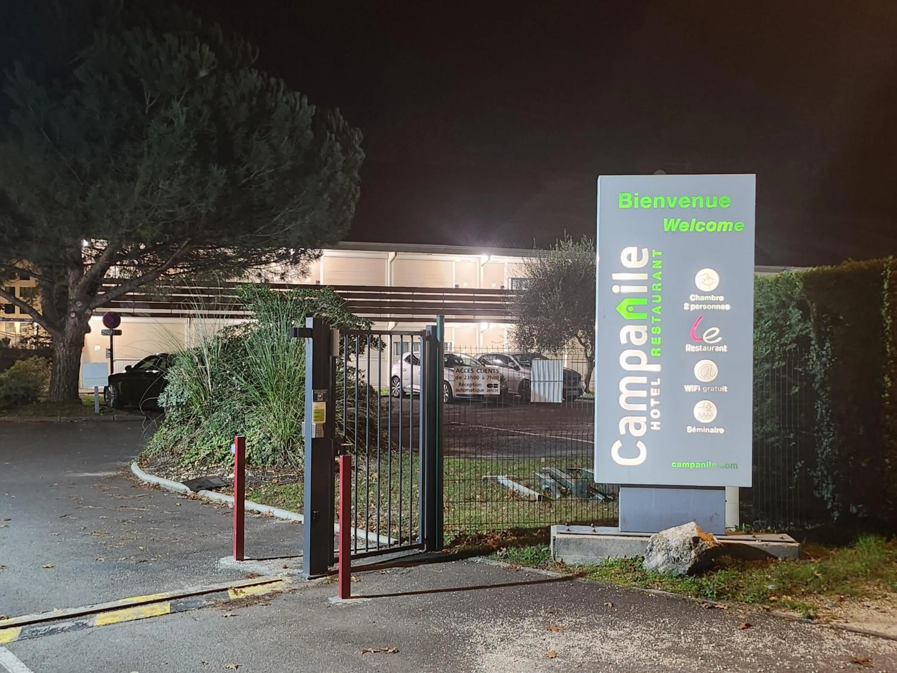 Property building in Campanile Bordeaux Sud Hopital Haut Leveque - Pessac