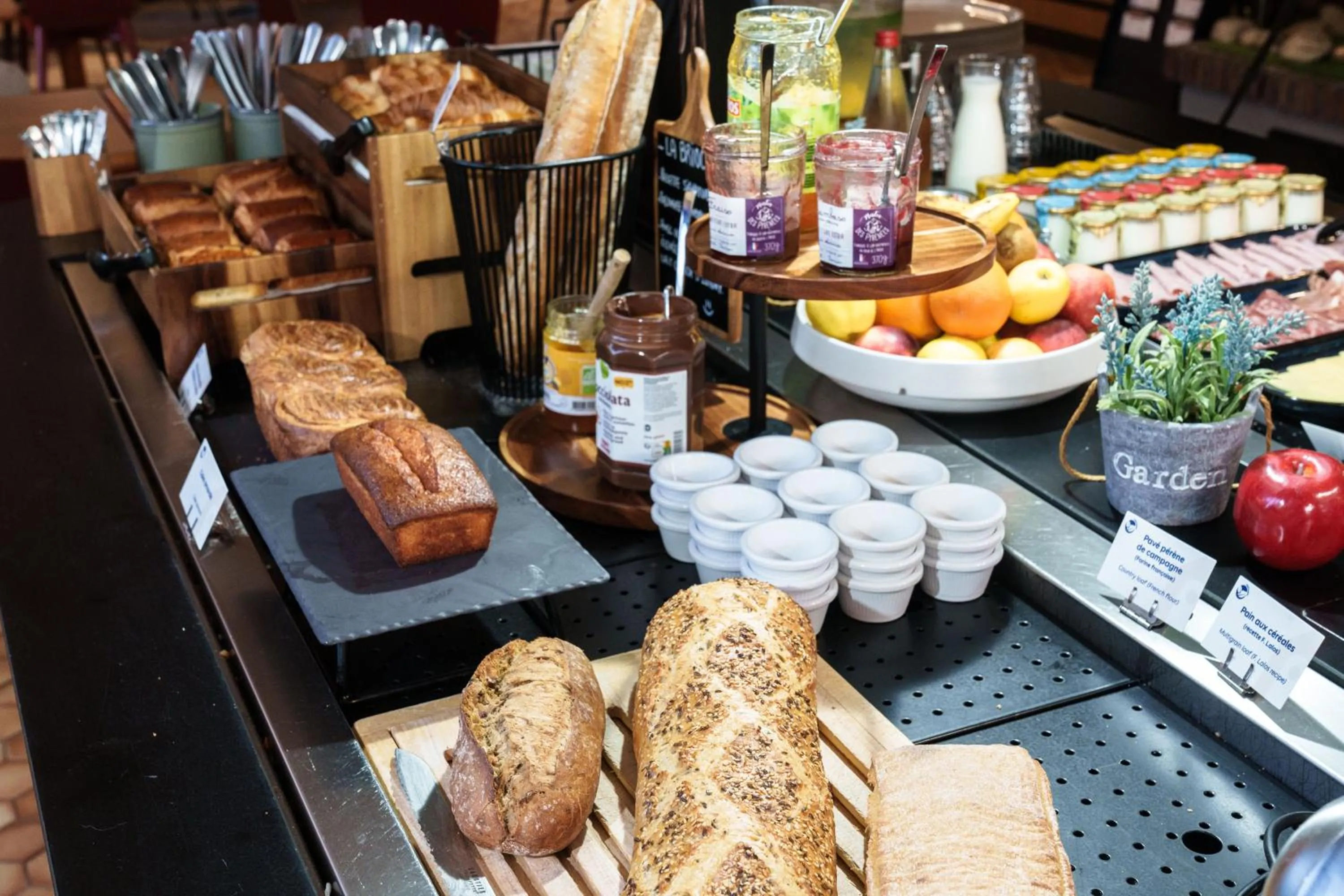 Restaurant/places to eat in Campanile Paris Est - Pantin