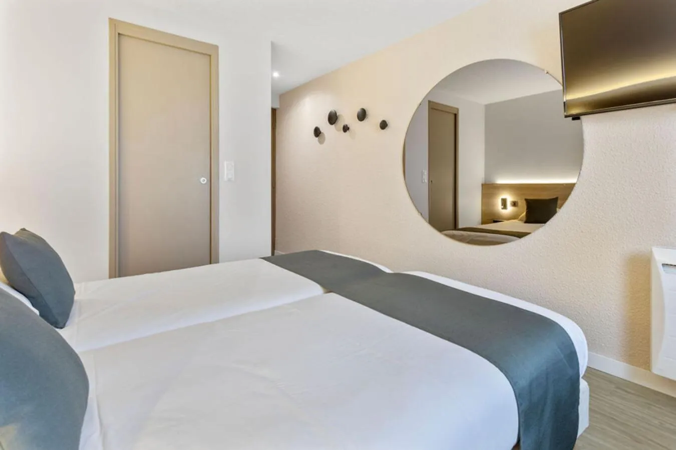 Bed in Kyriad Deauville - St Arnoult