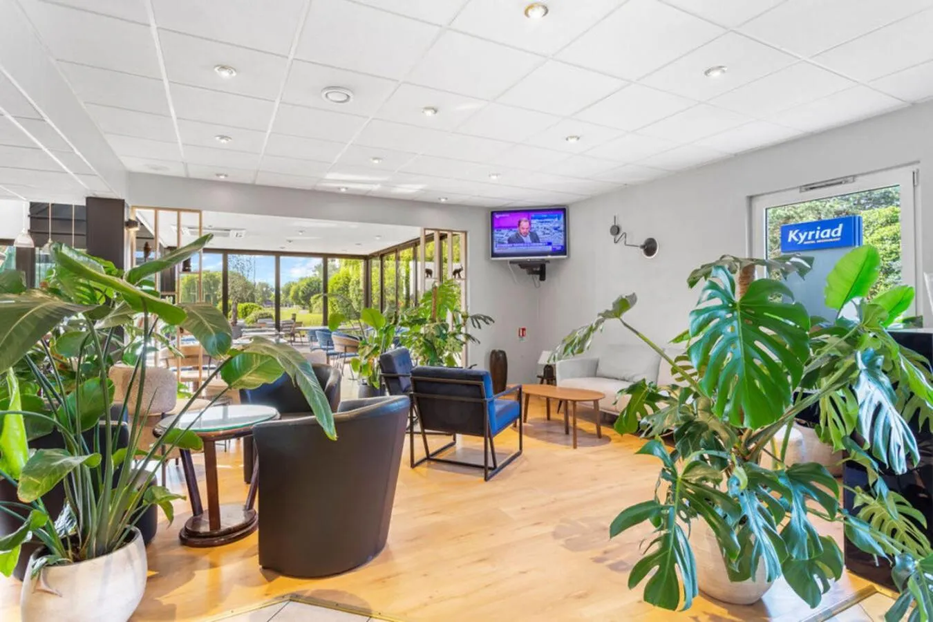 Facade/entrance in Kyriad Deauville - St Arnoult