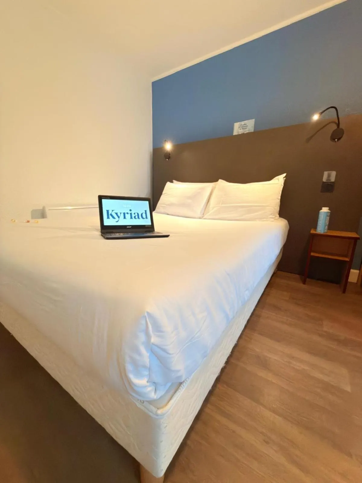 Bedroom, Bed in Kyriad Blois Sud - Vineuil